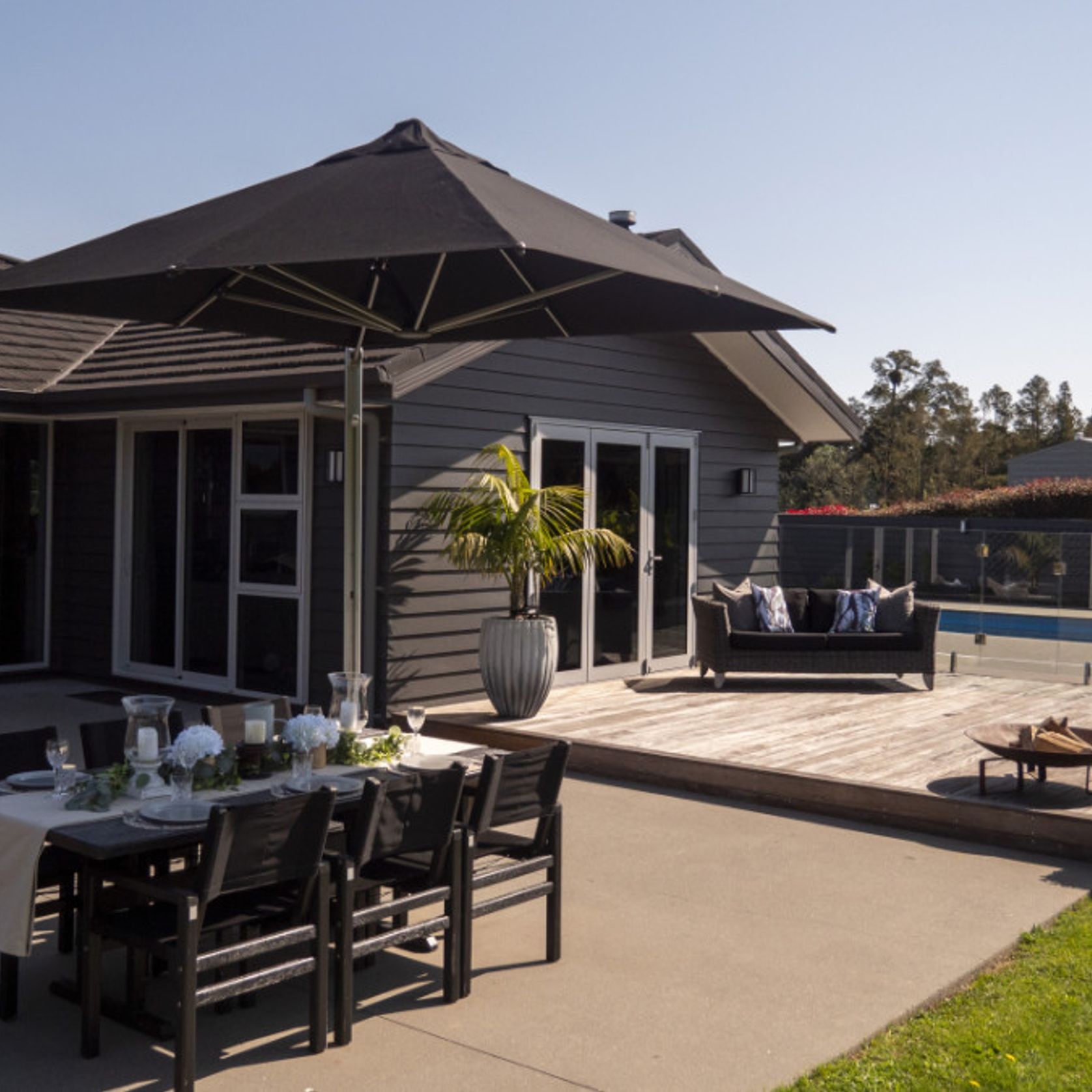 Shadowspec Serenity Rotating Cantilever Umbrella gallery detail image