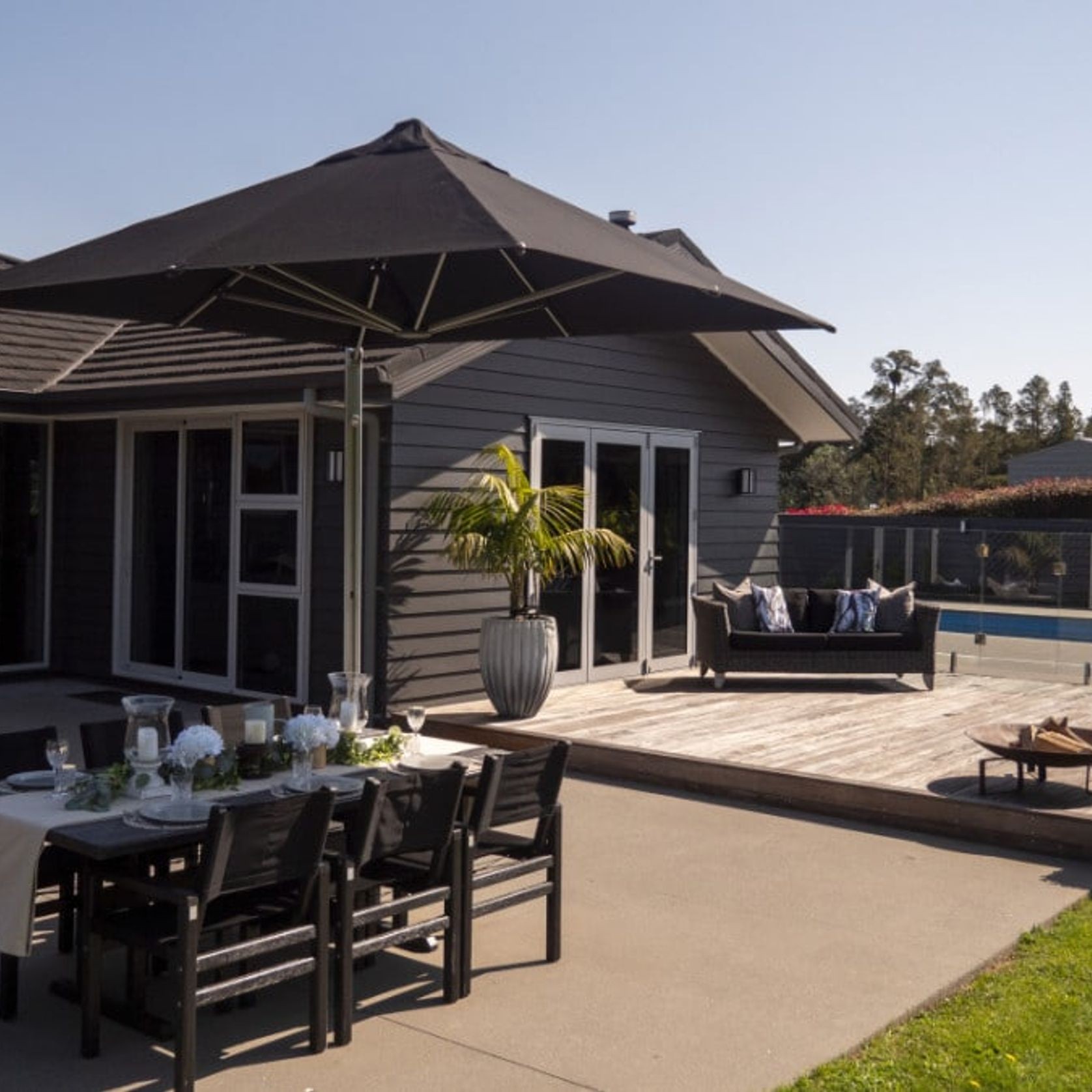 Shadowspec Serenity Rotating Cantilever Umbrella gallery detail image
