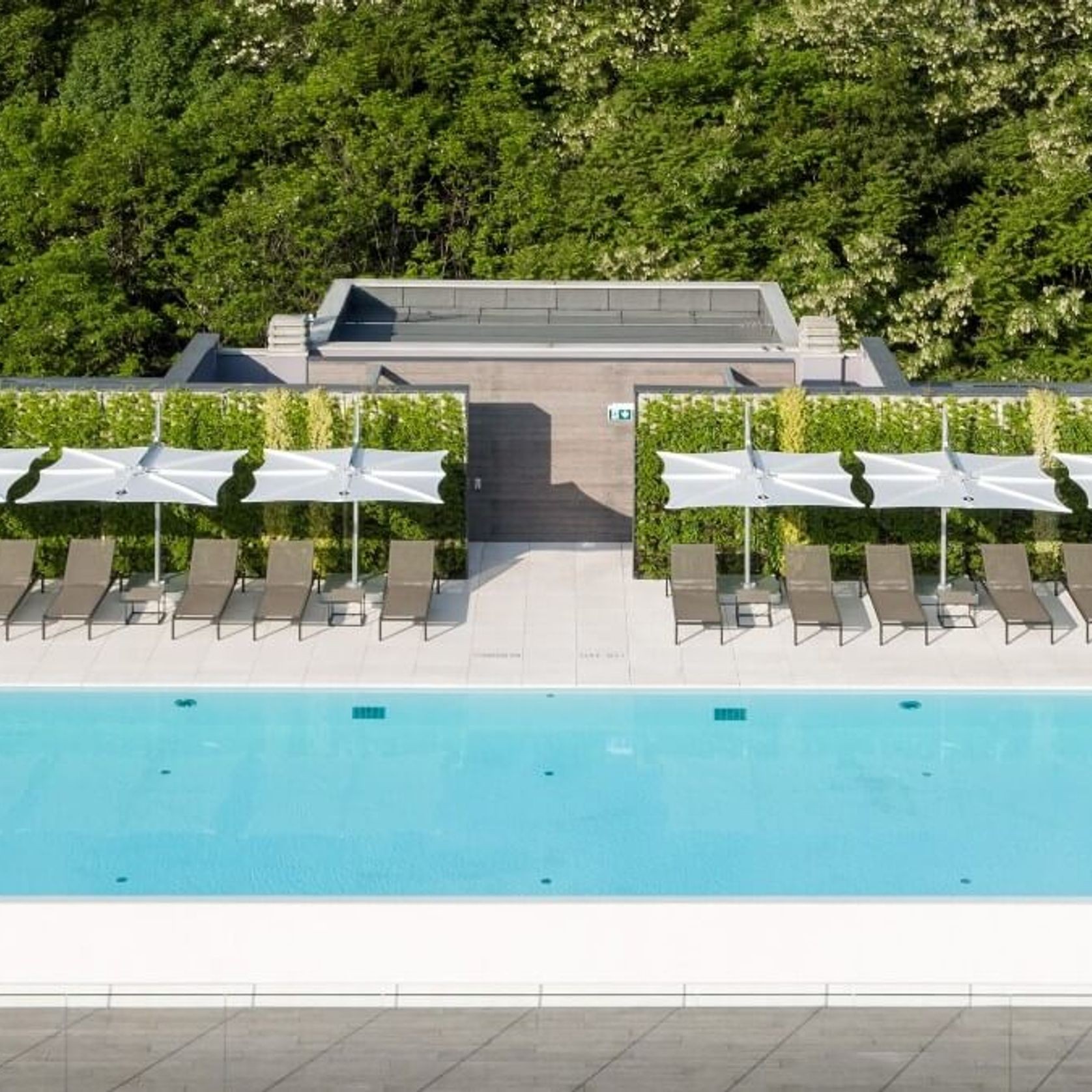 Umbrosa Spectra Cantilever Umbrella gallery detail image