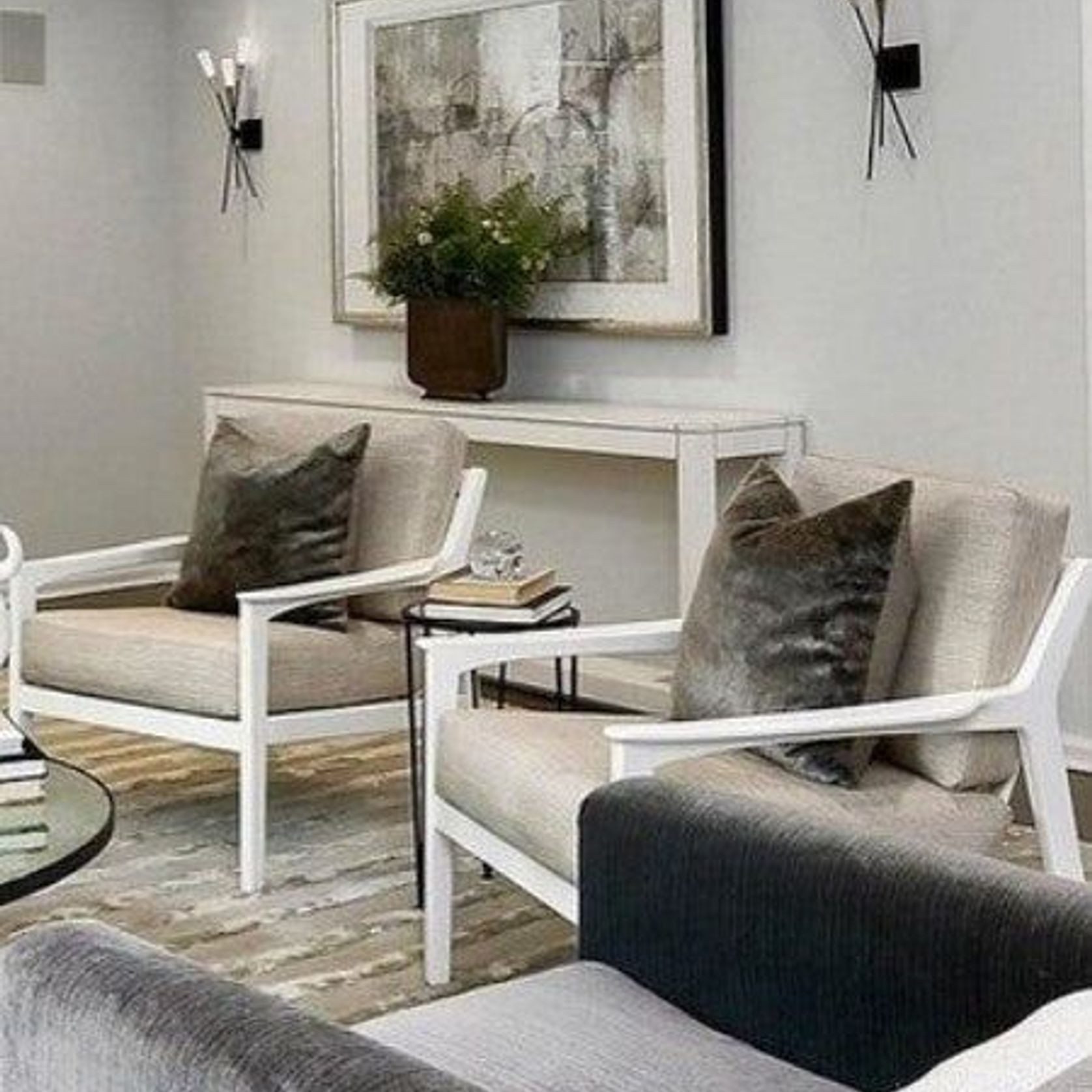 Visual Comfort Chapman & Myers Stellar Triple Tail Sconce gallery detail image