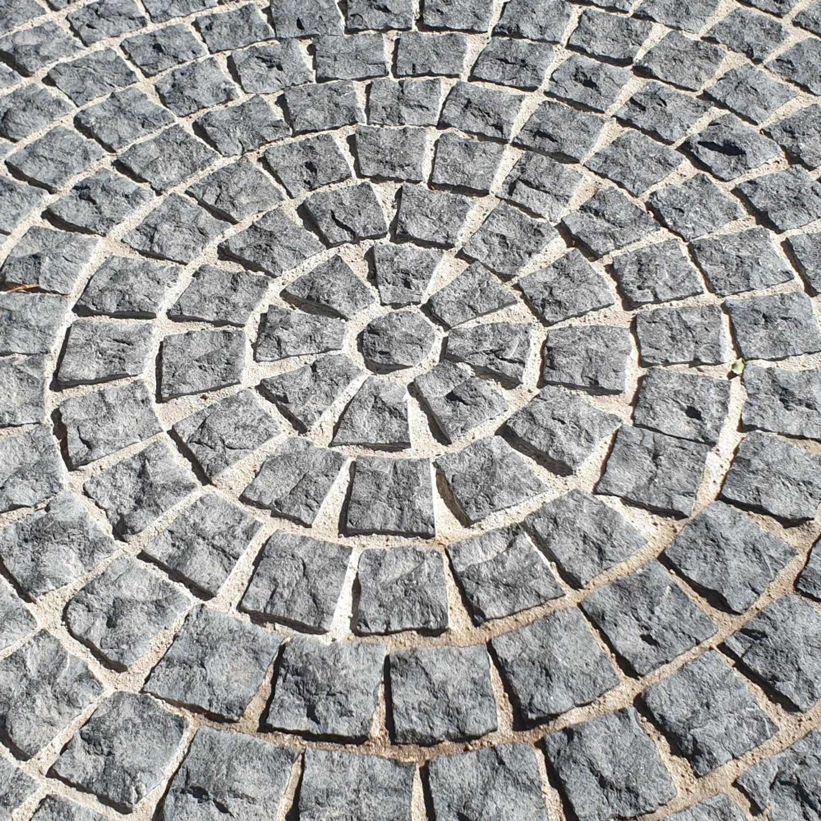 Stoneyard Urban Bluestone Cobblestone  - 100mm x 100mm gallery detail image