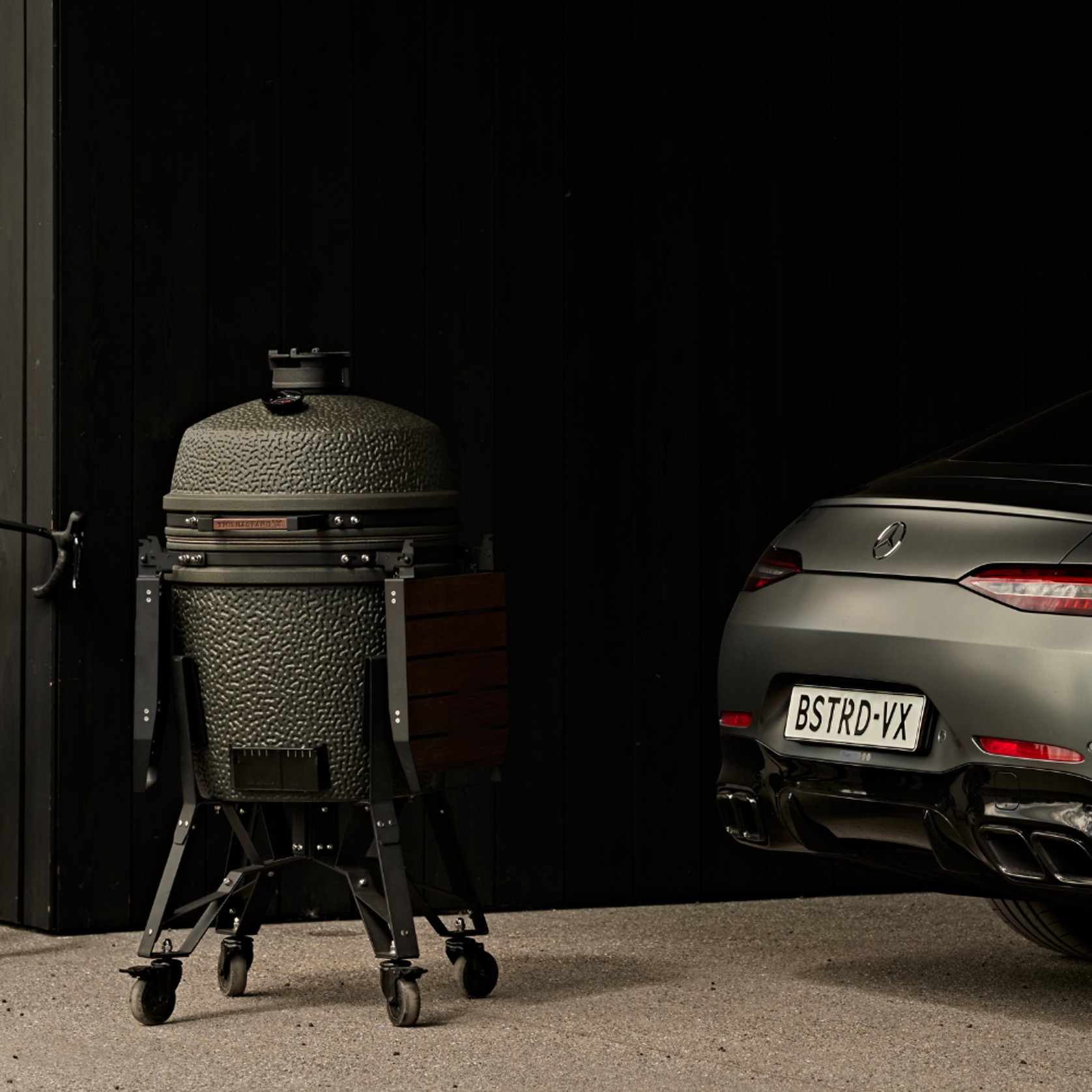 THE BASTARD VX Complete Kamado Charcoal Grill - Large gallery detail image