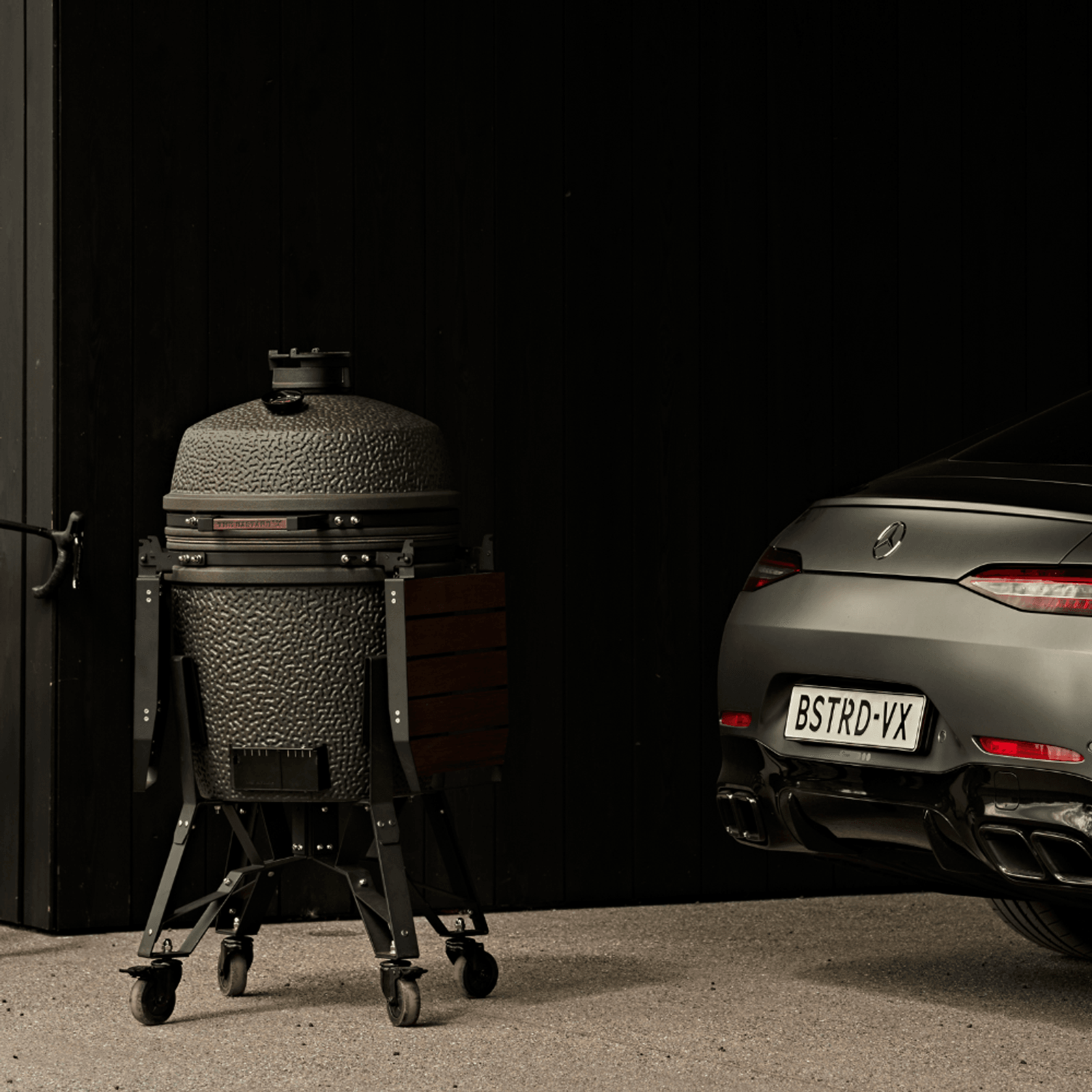 THE BASTARD VX Complete Kamado Charcoal Grill - Large gallery detail image