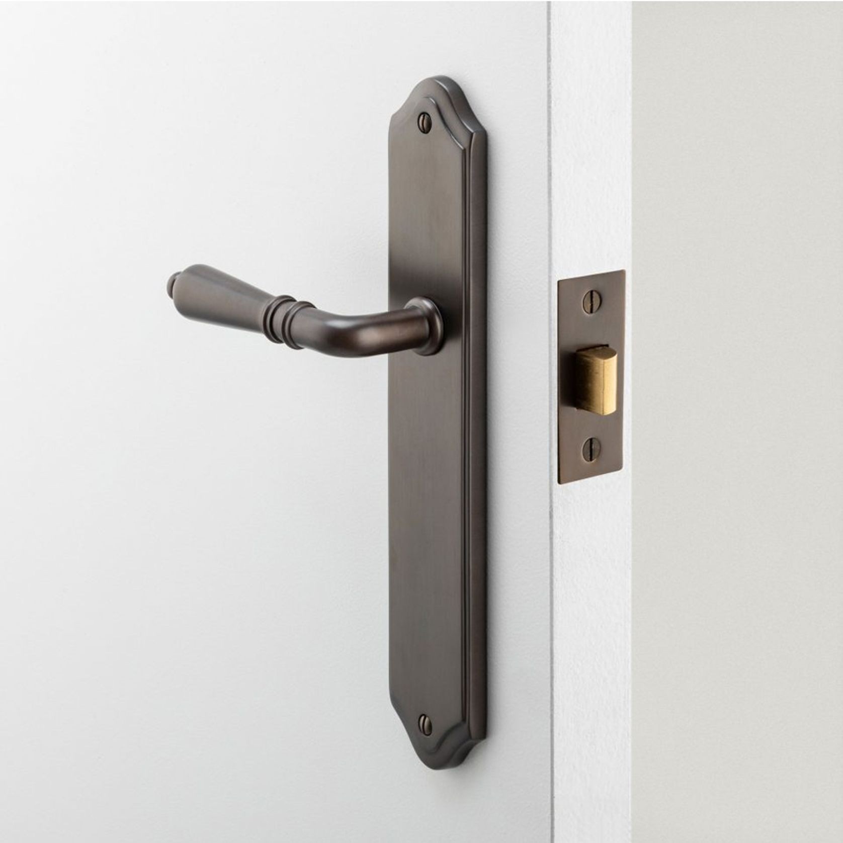 Iver Sarlat Lever on Shouldered Backplate Latch Polished Brass 10212 - Customise to your needs gallery detail image