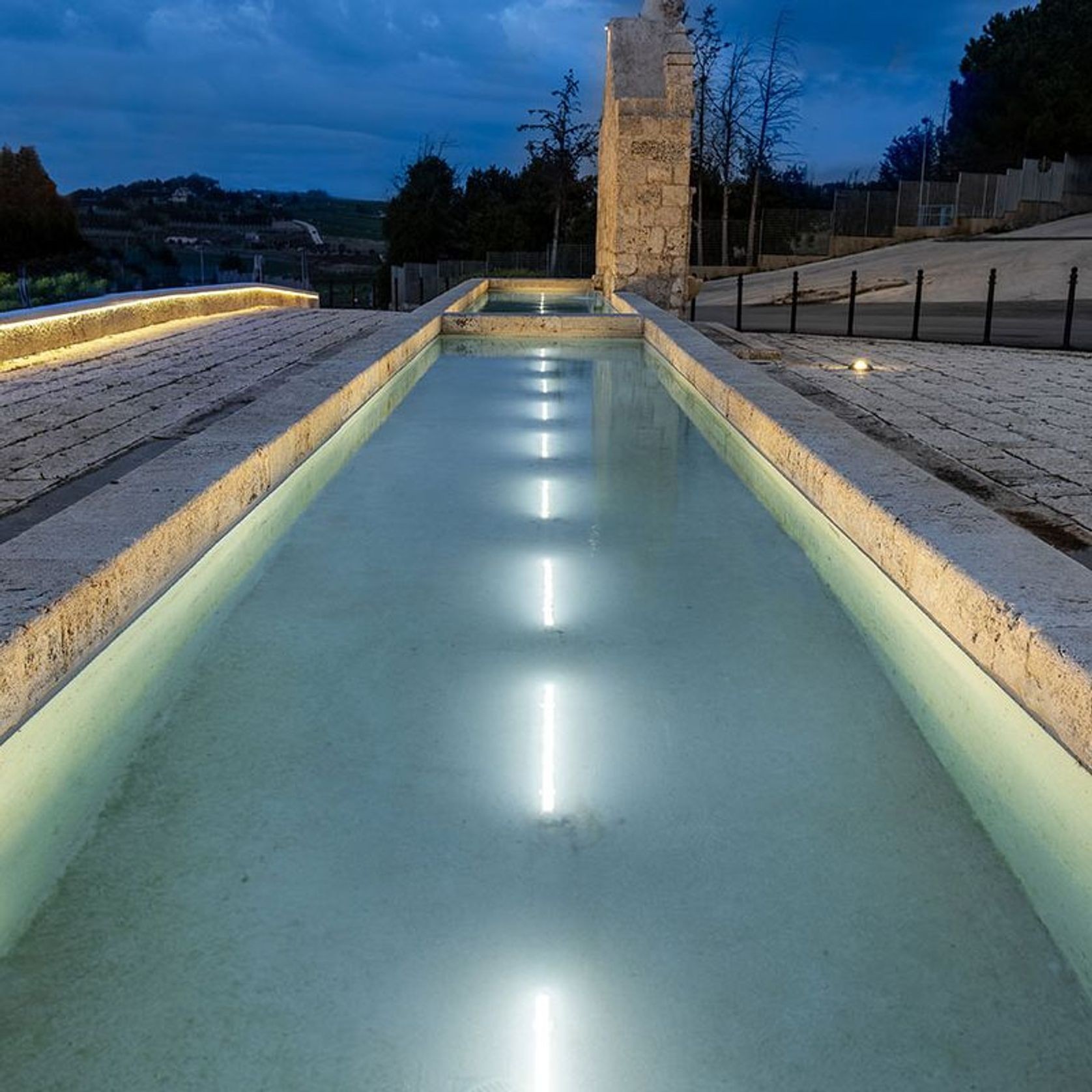 Trevi 1.0 Underwater Linear Light gallery detail image
