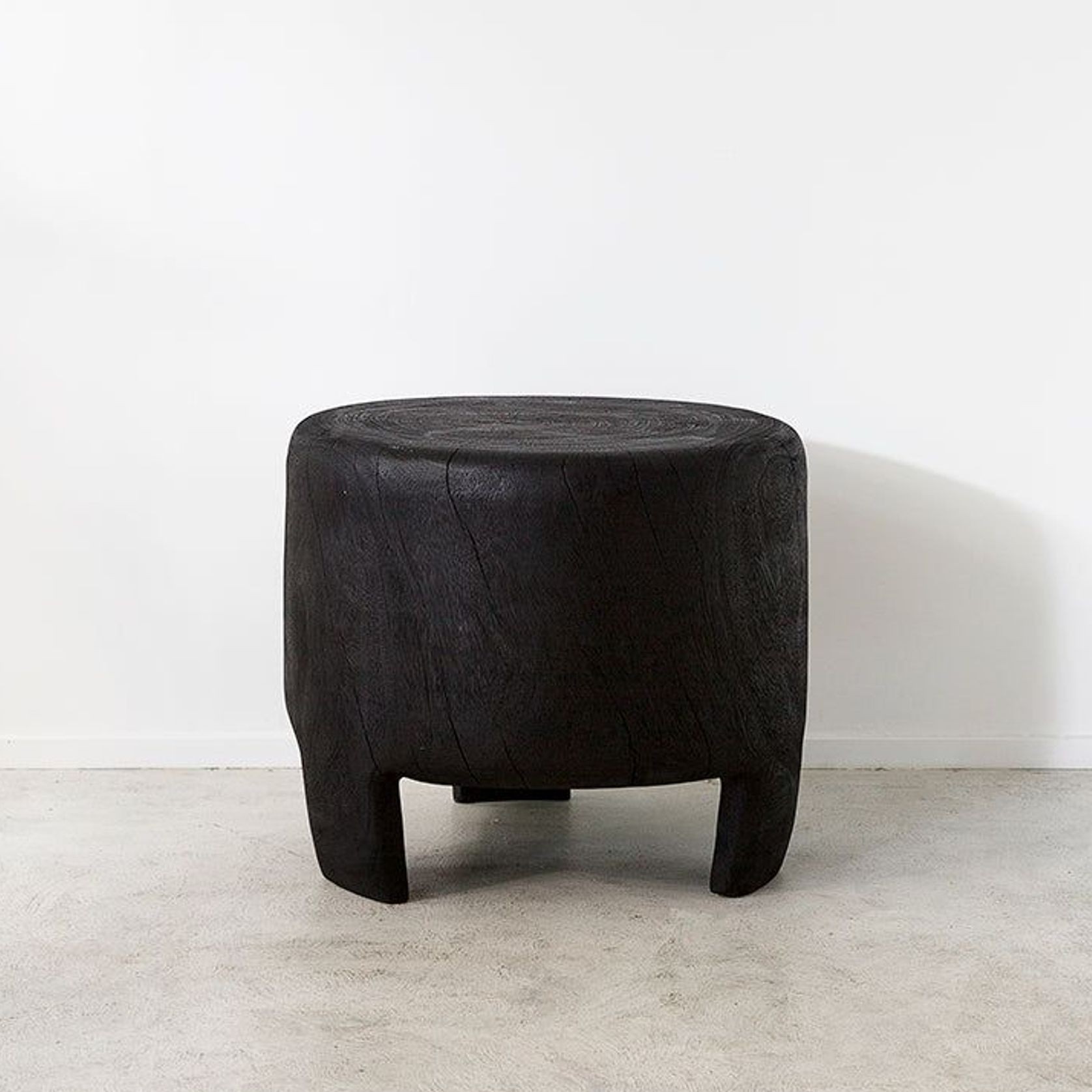 Ubud Harwood Stump w Legs / Black gallery detail image