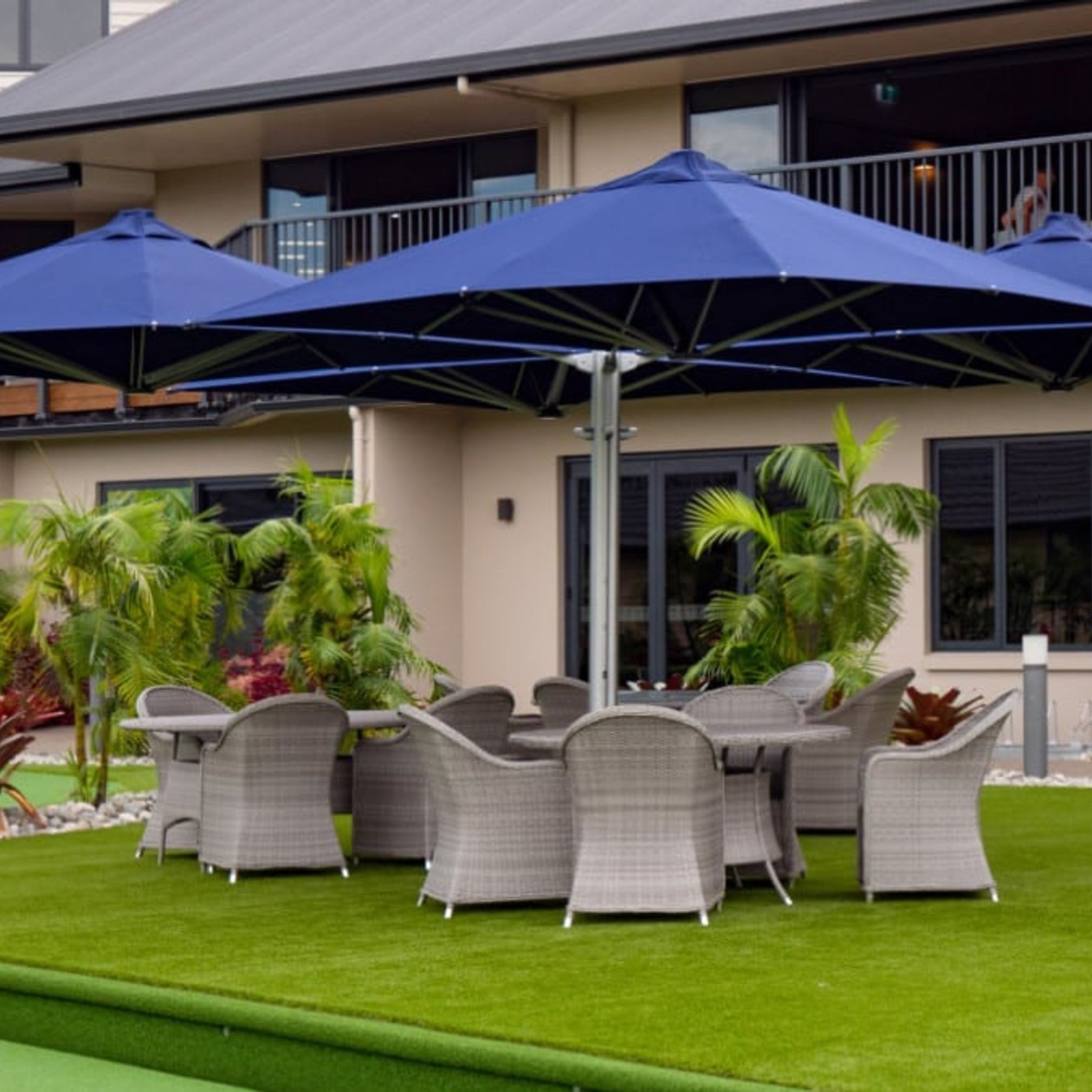 Shadowspec Unity Multi-Canopy Cantilever Umbrella gallery detail image