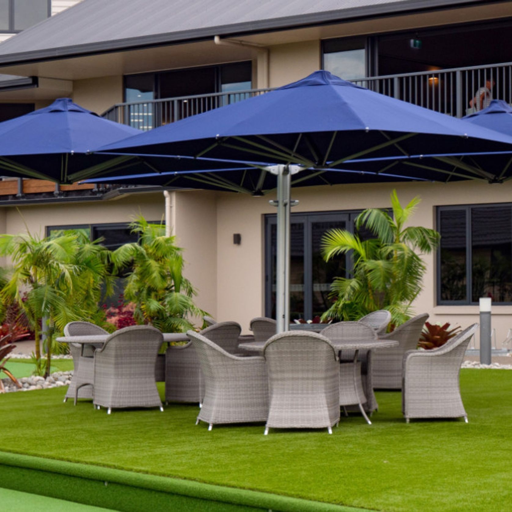 Shadowspec Unity Multi-Canopy Cantilever Umbrella gallery detail image