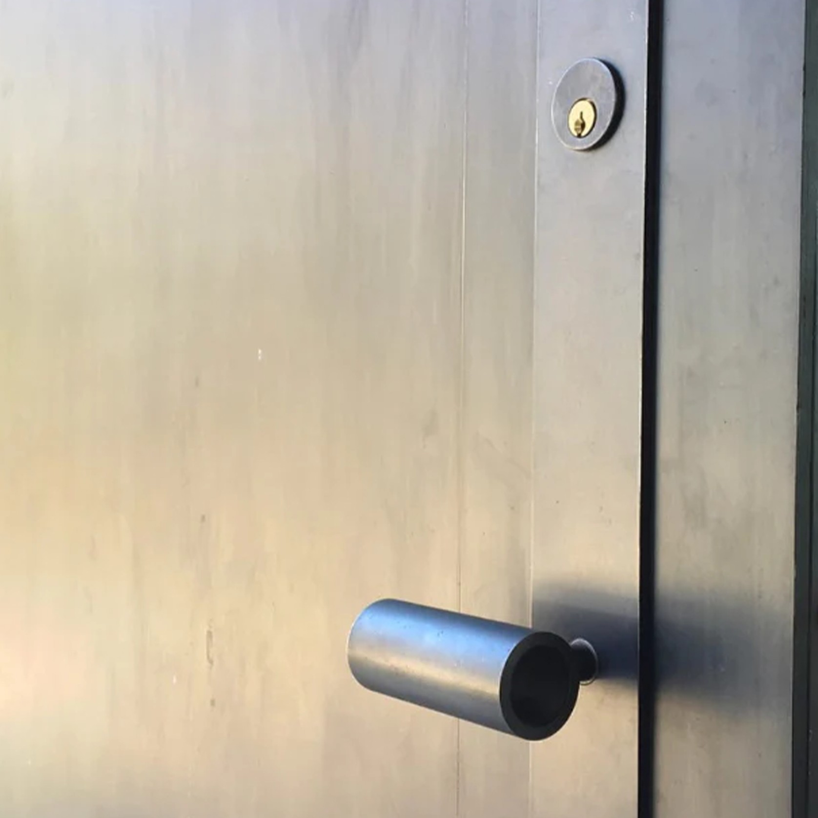 Tom Kundig - tKnobler + Plate Entry Door Handle Set gallery detail image