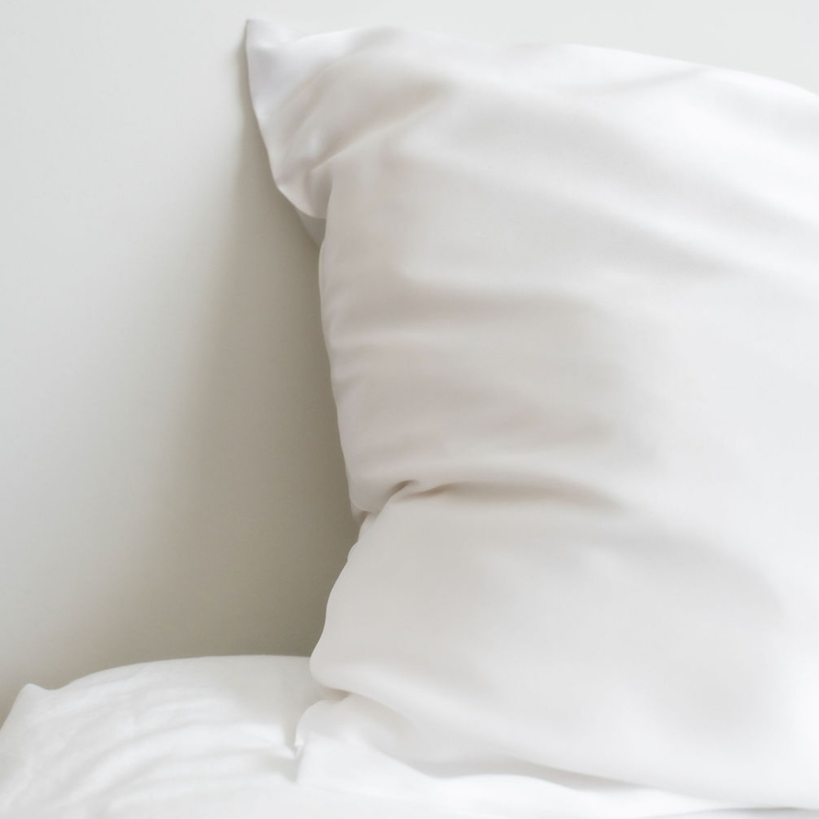 100% Pure Silk Pillowcase - Clean White gallery detail image