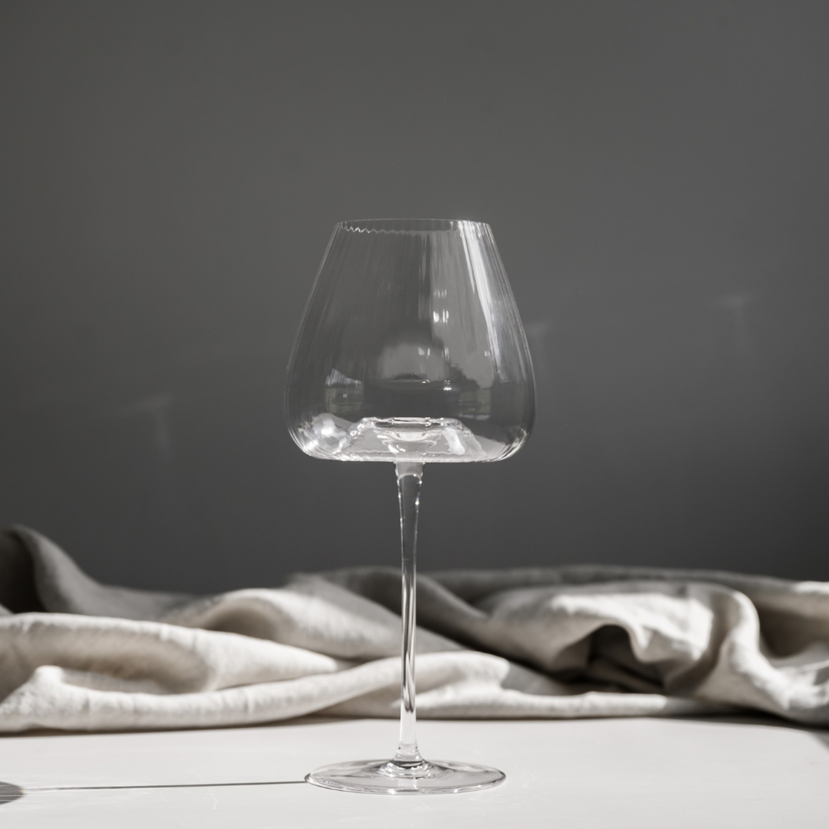 Melted Crystal Red Wine Glass- Set of 4 gallery detail image