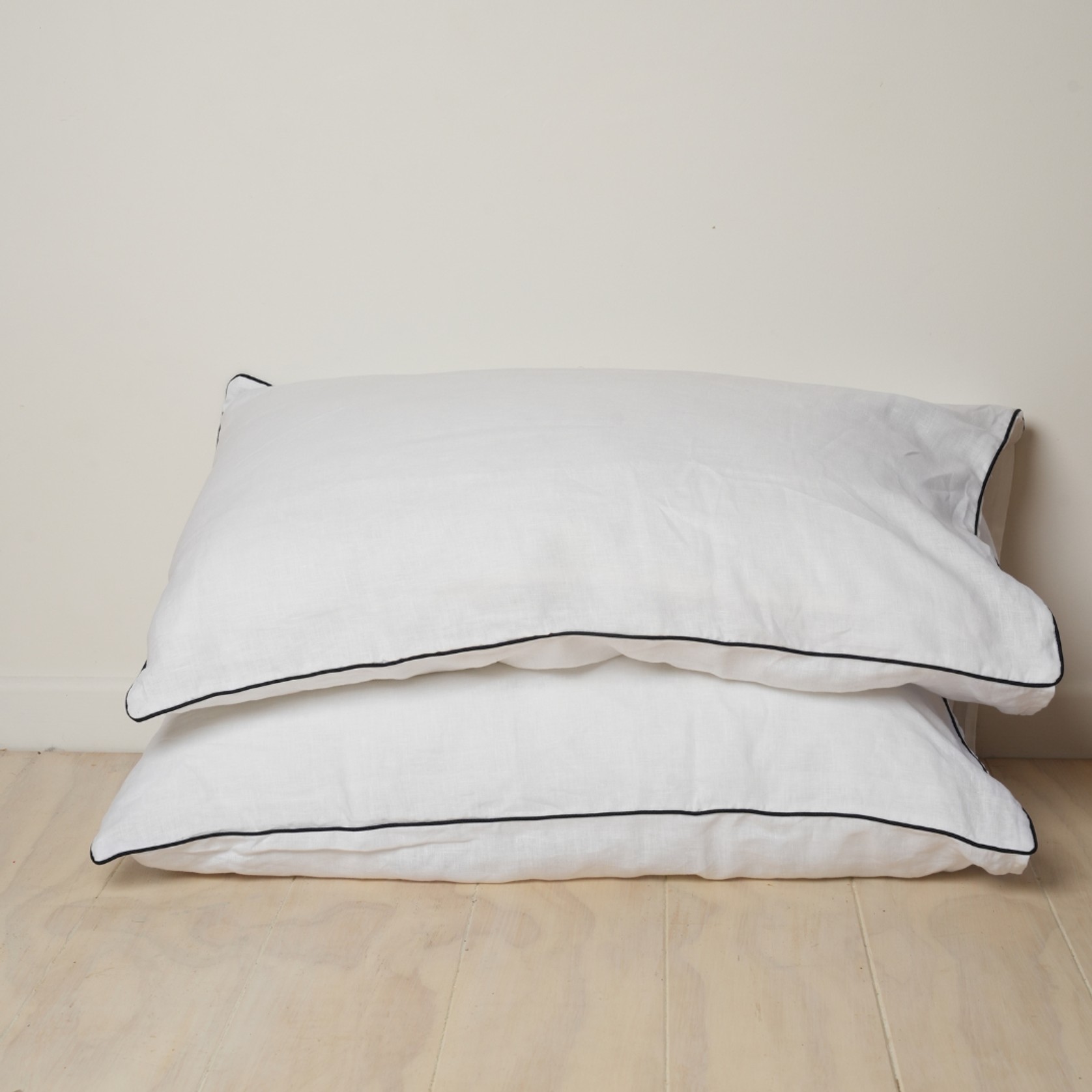 100% French Linen Piped Pillowcase Pair- White/ Navy gallery detail image