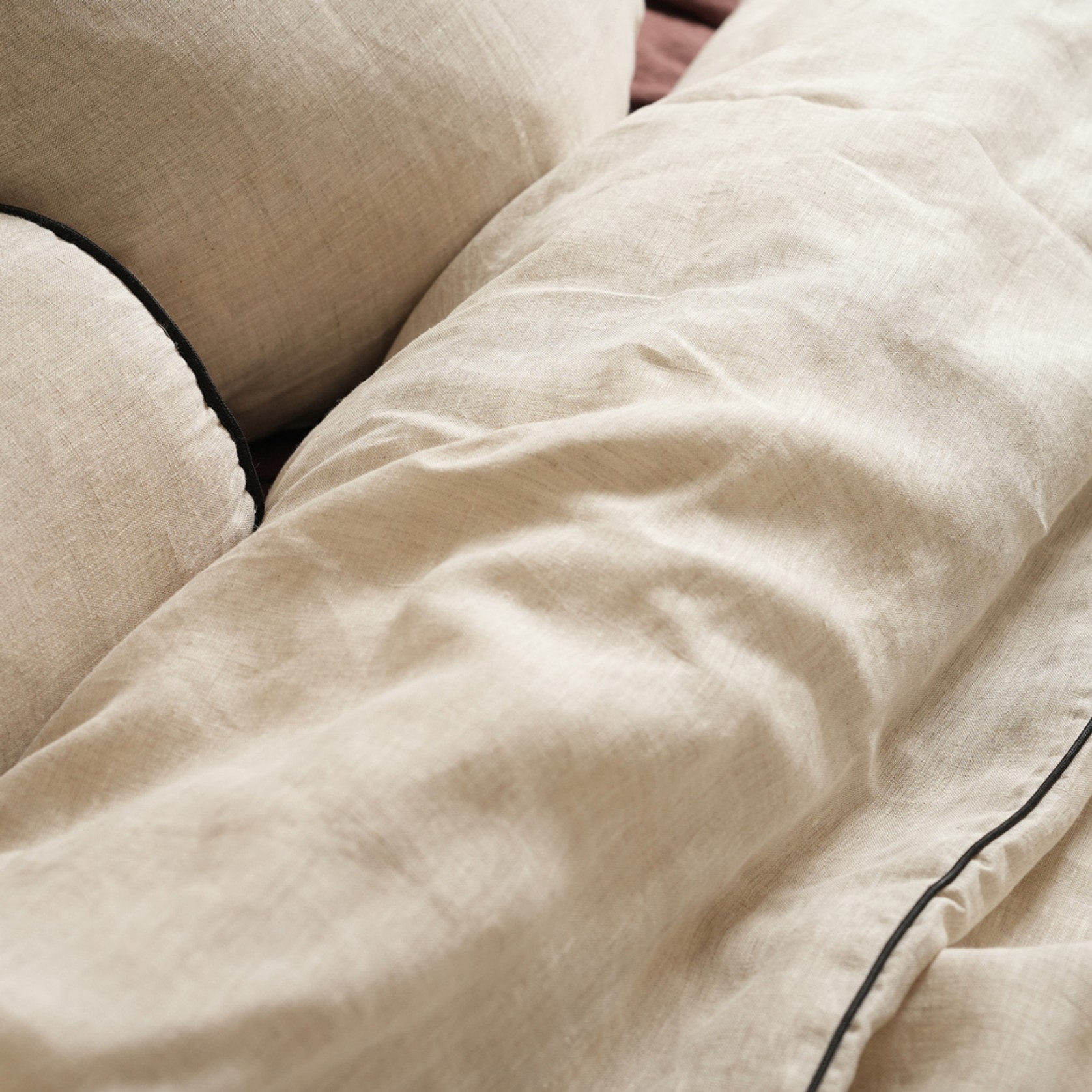 100% French Flax Linen Piped Duvet Cover Set - Natural Oat /Black gallery detail image