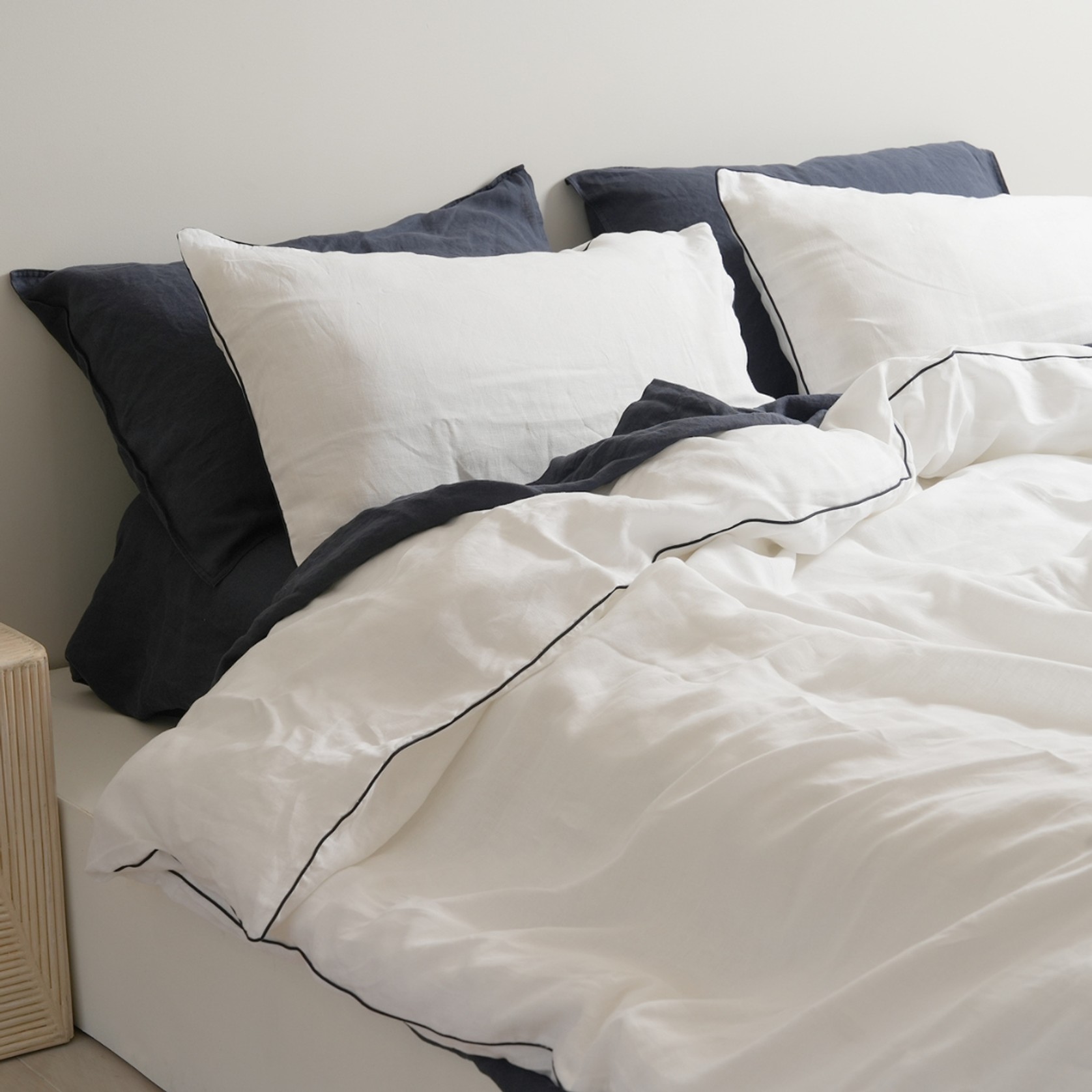 100% French Flax Linen Piped Duvet Cover Set - White/ Navy gallery detail image