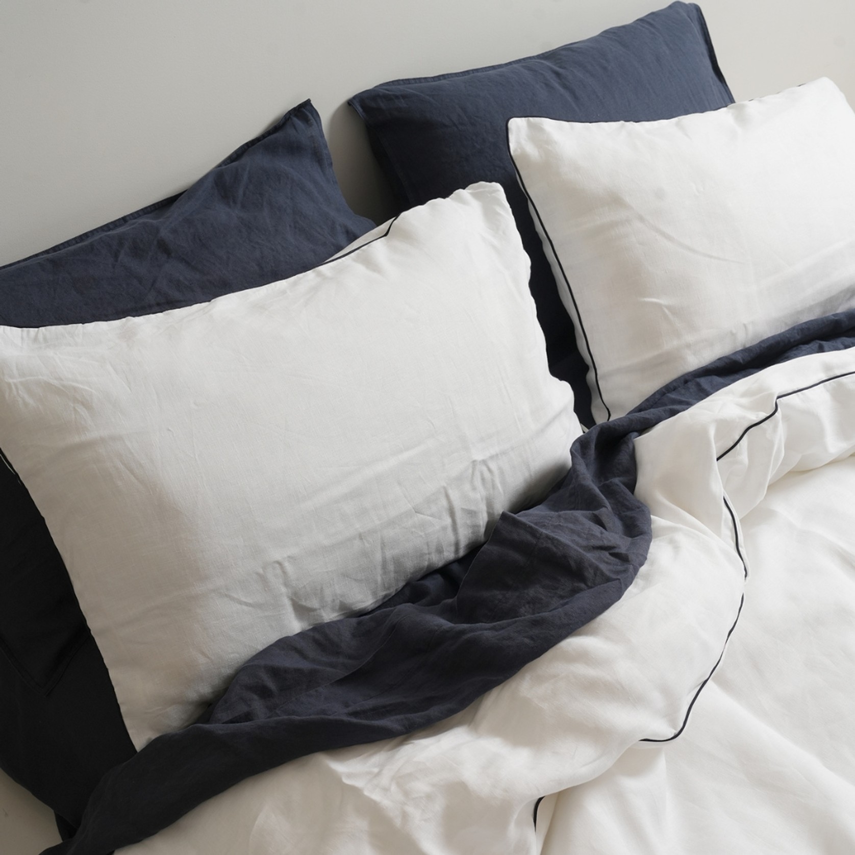 100% French Flax Linen Piped Duvet Cover Set - White/ Navy gallery detail image