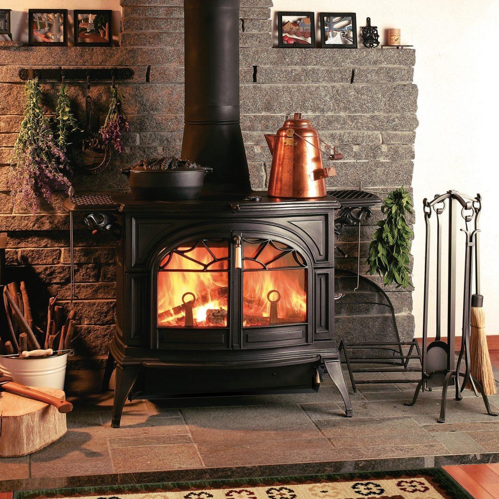Vermont Castings Defiant Wood Stove - Black gallery detail image