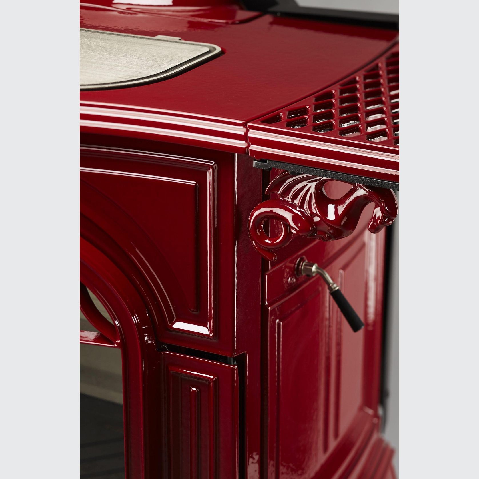 Vermont Castings Defiant Wood Stove Bordeaux Enamel gallery detail image