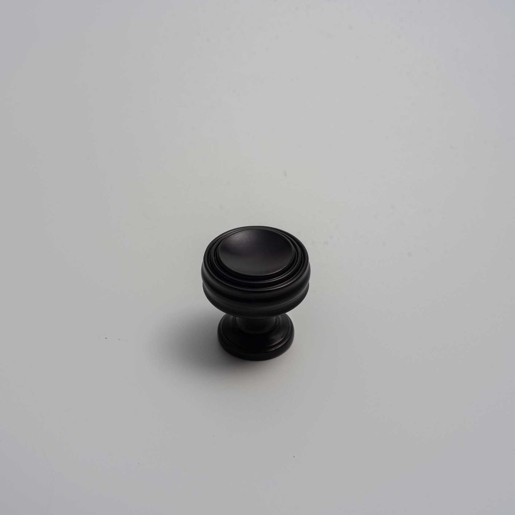 KT&CO Hampton style kitchen handles hamilton Murray Beach chrome/nickel/ brass /black gallery detail image