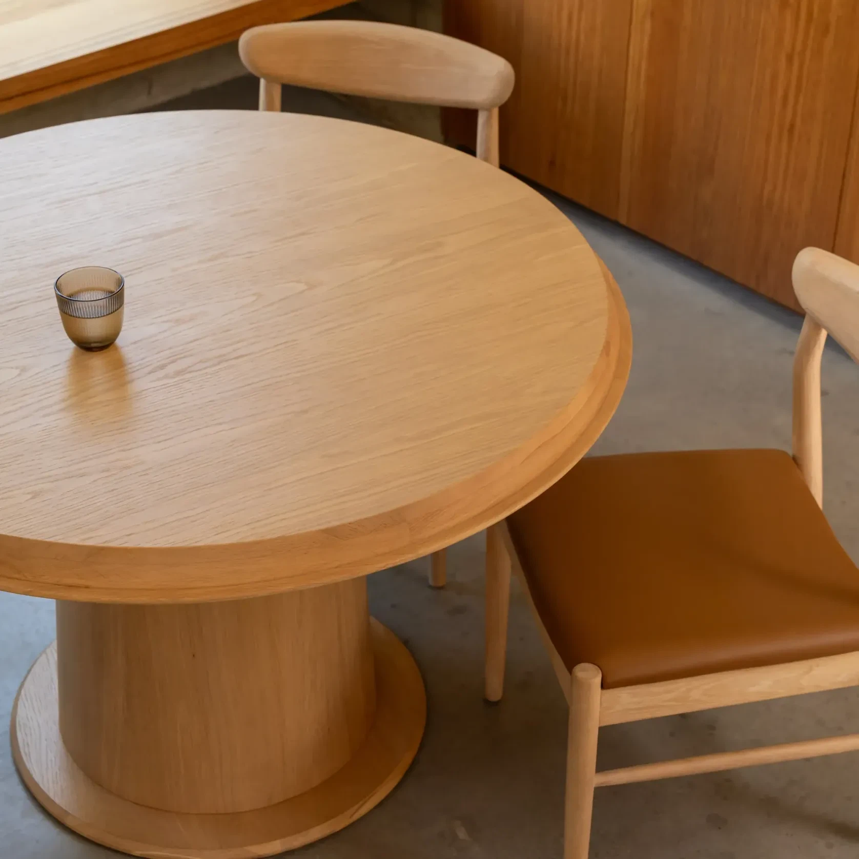 Tone Round Dining Table 120cm - Oak gallery detail image