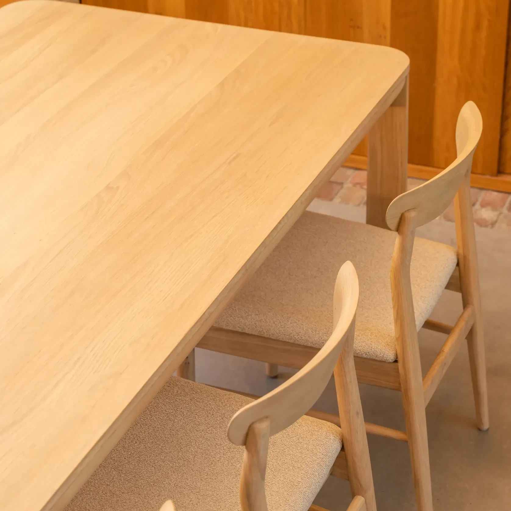 Quart Dining Table 200cm - Oak gallery detail image
