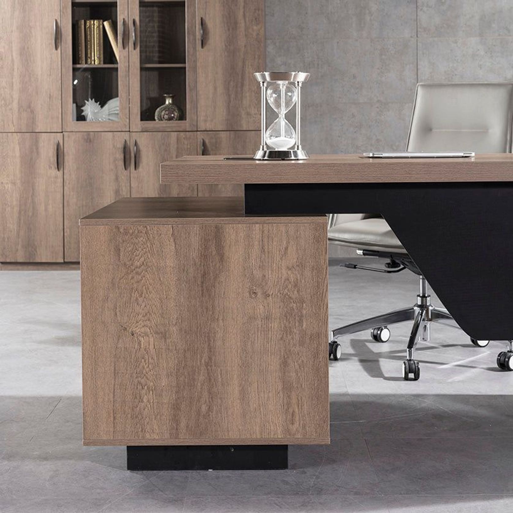 KELLEN Executive Desk with Right Return 1.6-1.8M - Warm Oak & Black gallery detail image