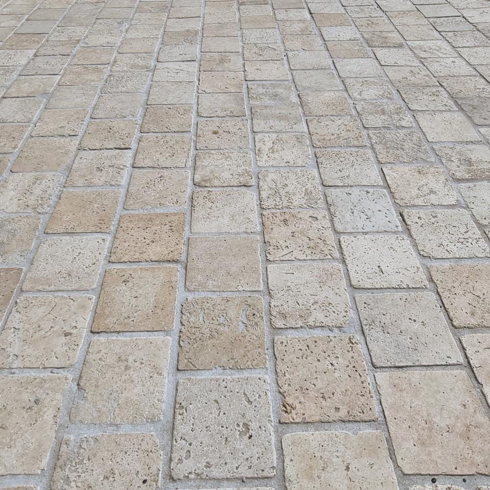 30mm Classic Linen Travertine Cobblestone gallery detail image