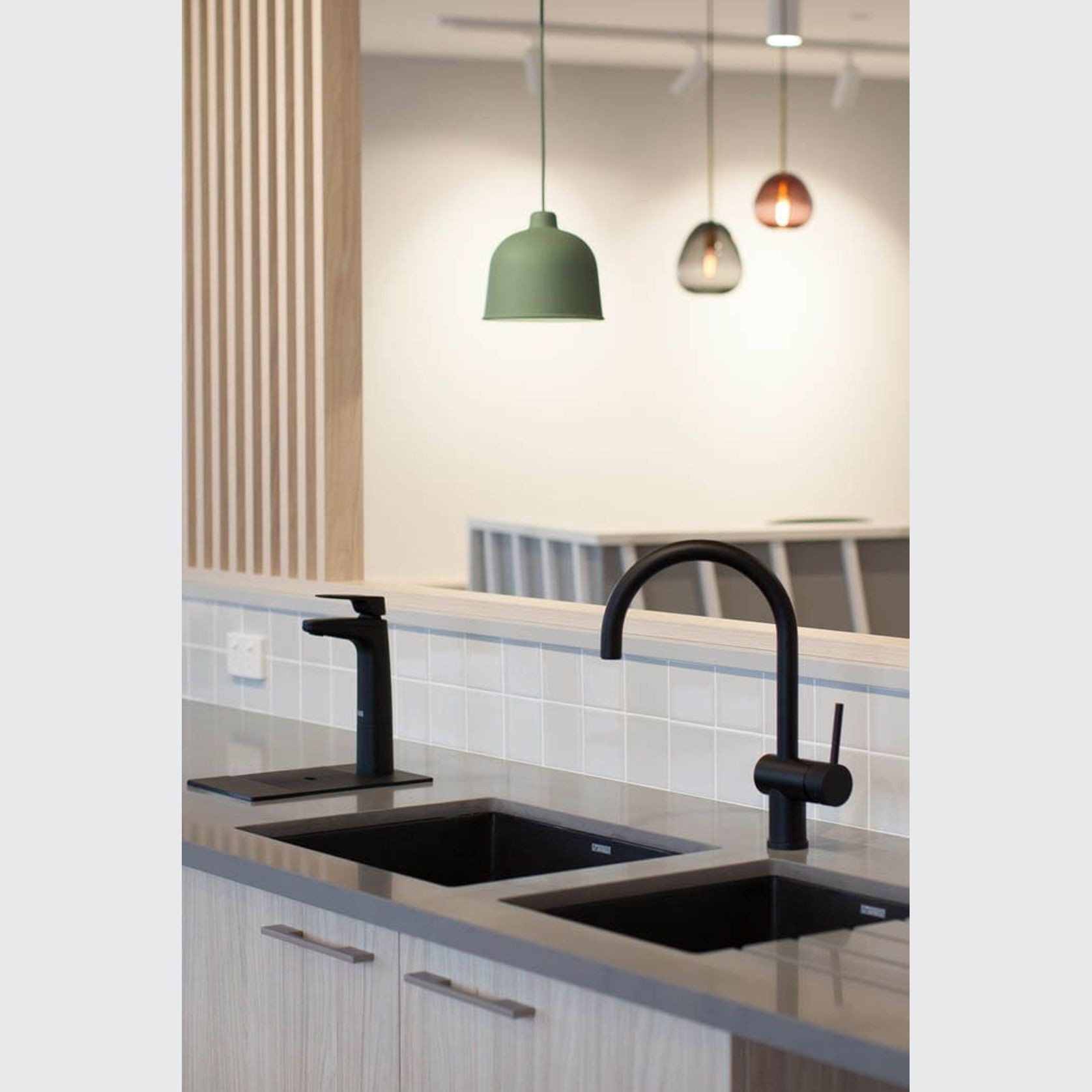 Billi Quadra 460 with XL Levered Dispenser gallery detail image