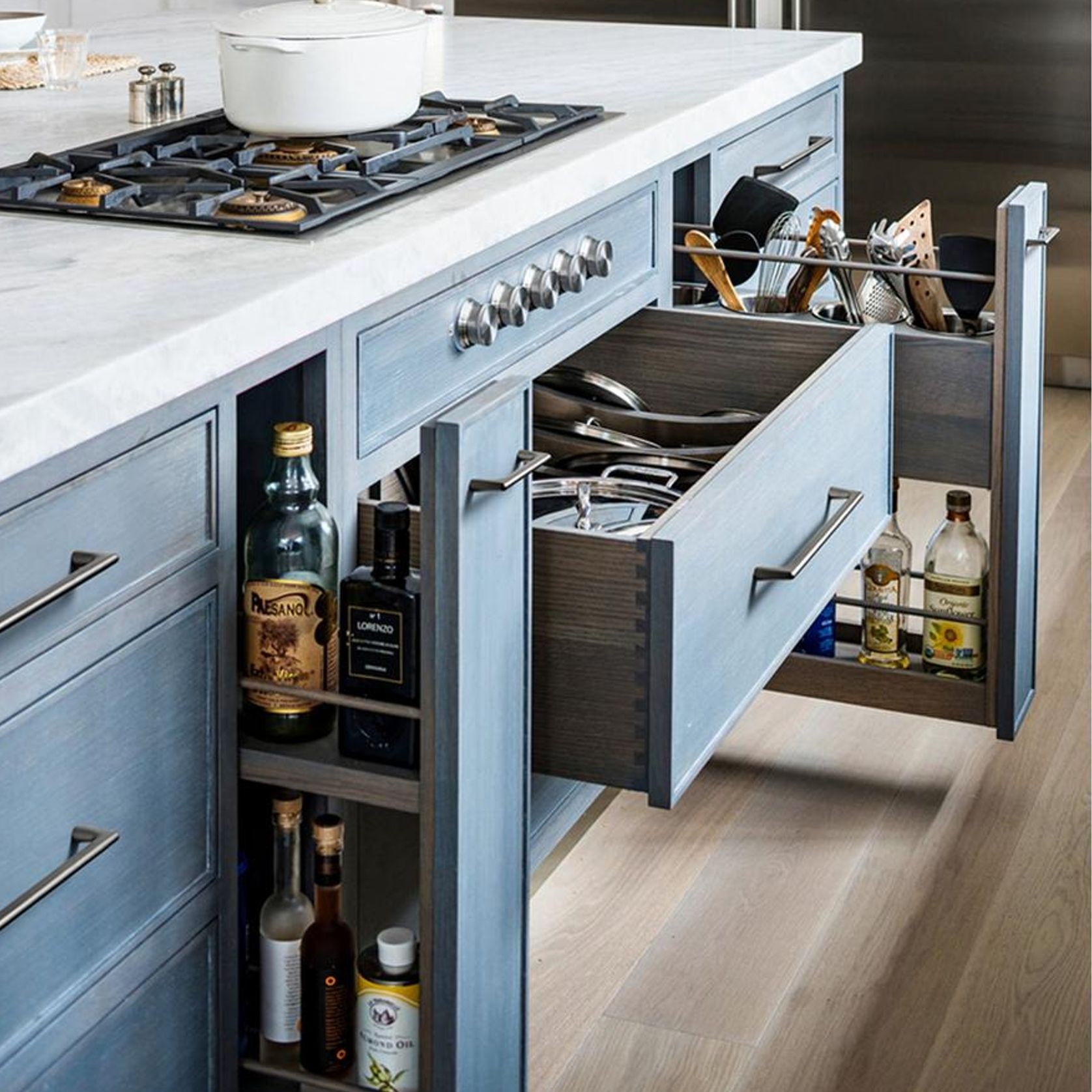 Kitchen handles Surfers Paradise Matt black /Brushed brass/Brushed nickel gallery detail image