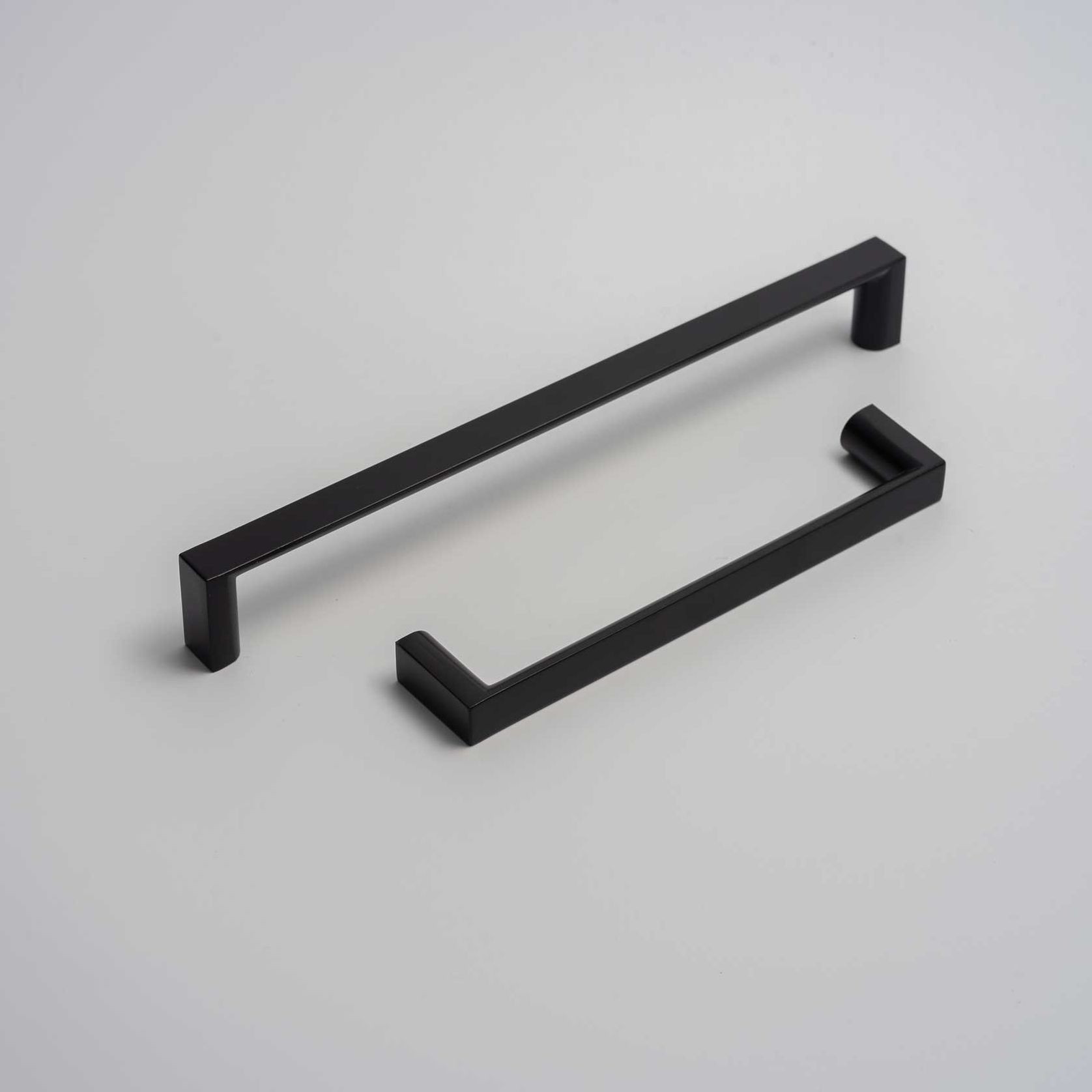 Kitchen handles Anna Bay Matt black /Brushed brass/Brushed nickel/white gallery detail image