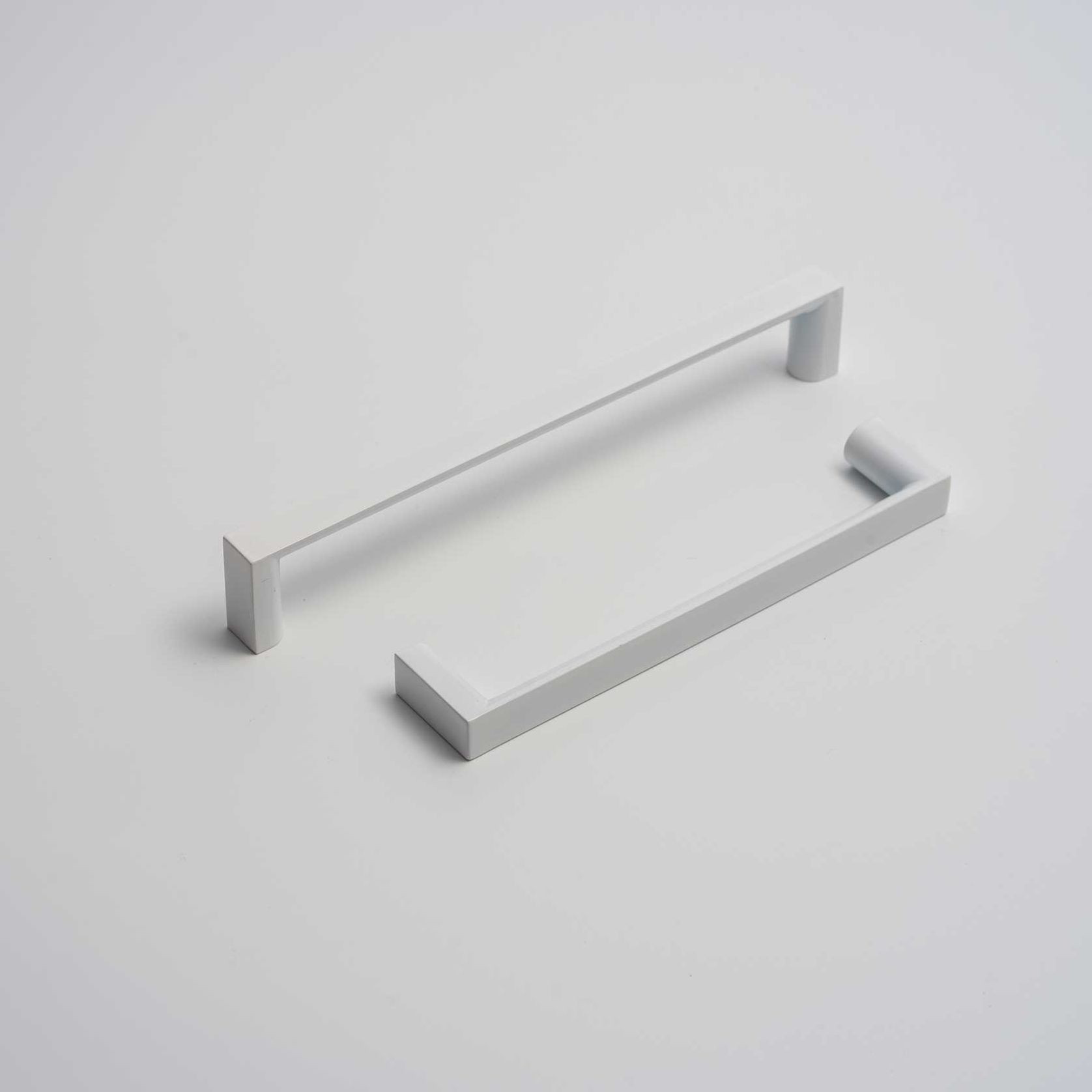Kitchen handles Anna Bay Matt black /Brushed brass/Brushed nickel/white gallery detail image