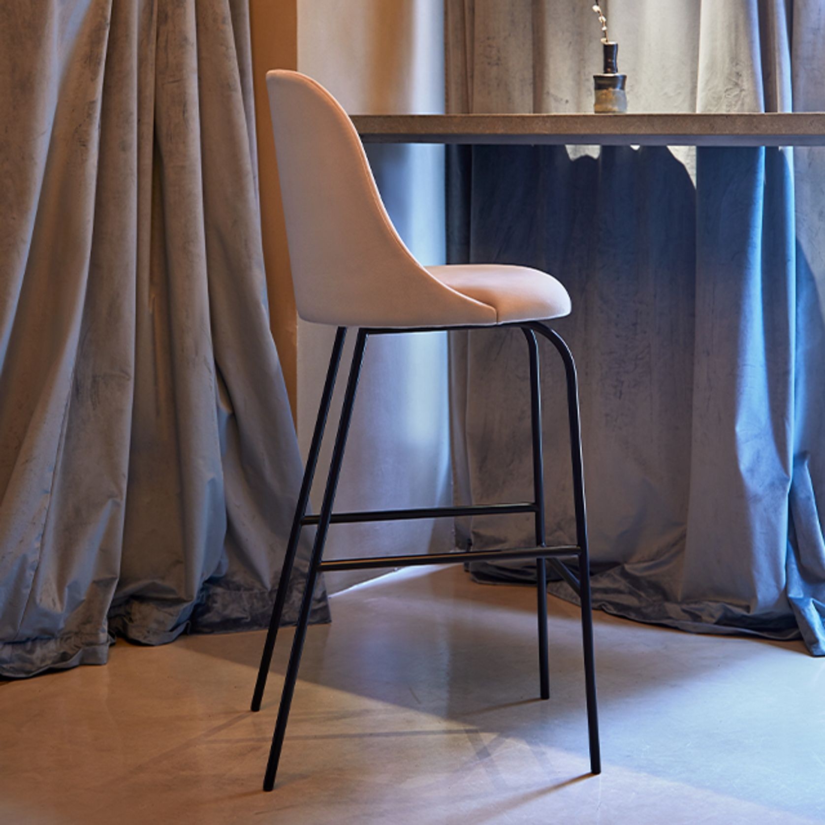 Aleta Bar Stool - Fixed gallery detail image