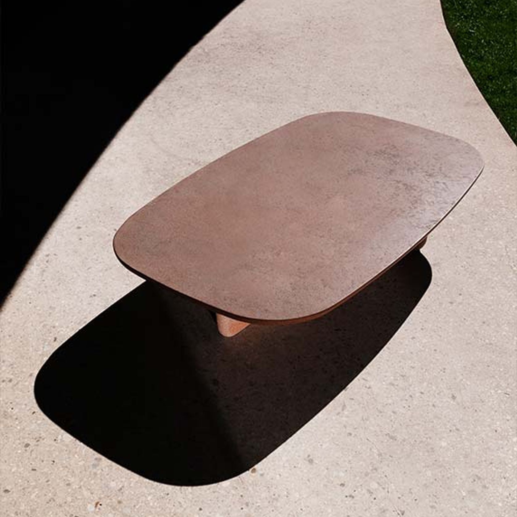 B&B Italia Outdoor Tobi-Ishi Coffee Table gallery detail image