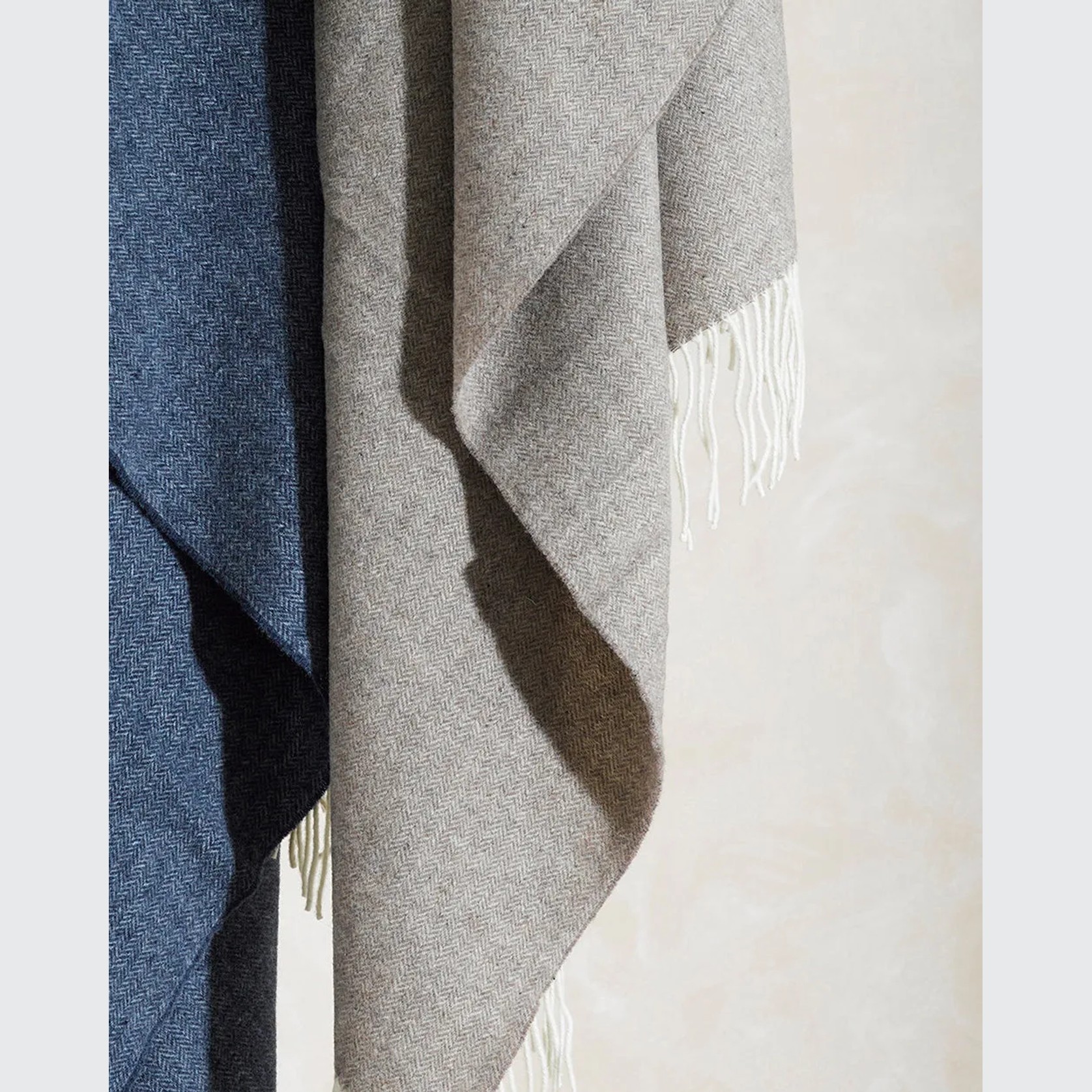Baya Bambina Throw Blanket - Walnut | Merino Wool and Cashmere gallery detail image
