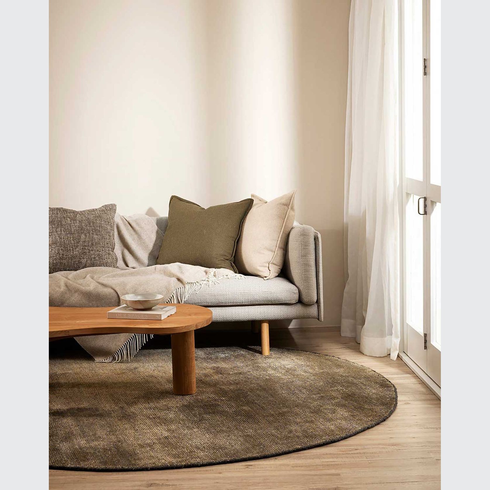 Baya Anchorage Round Floor Rug - Gravel gallery detail image