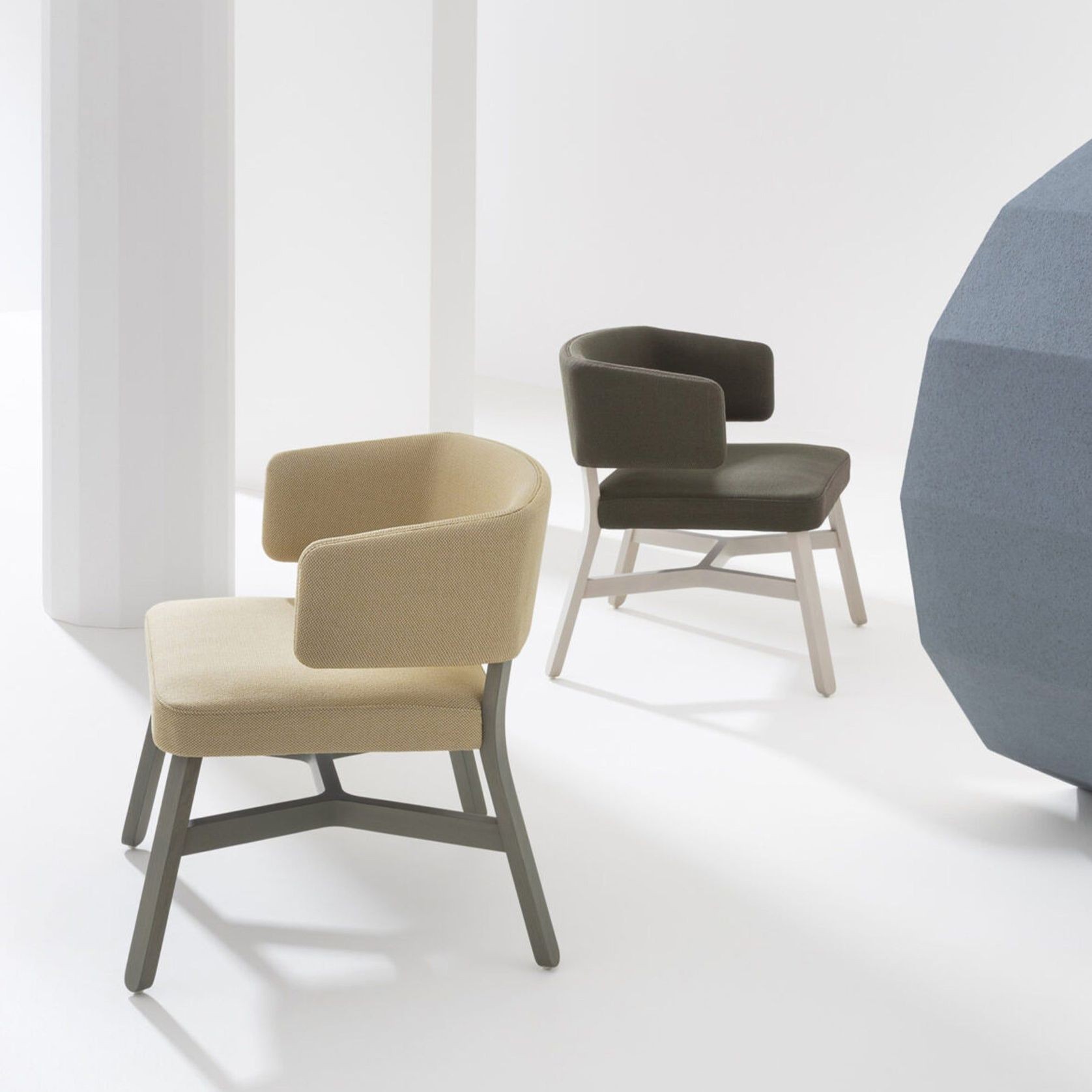 Croissant Lounge Chair gallery detail image