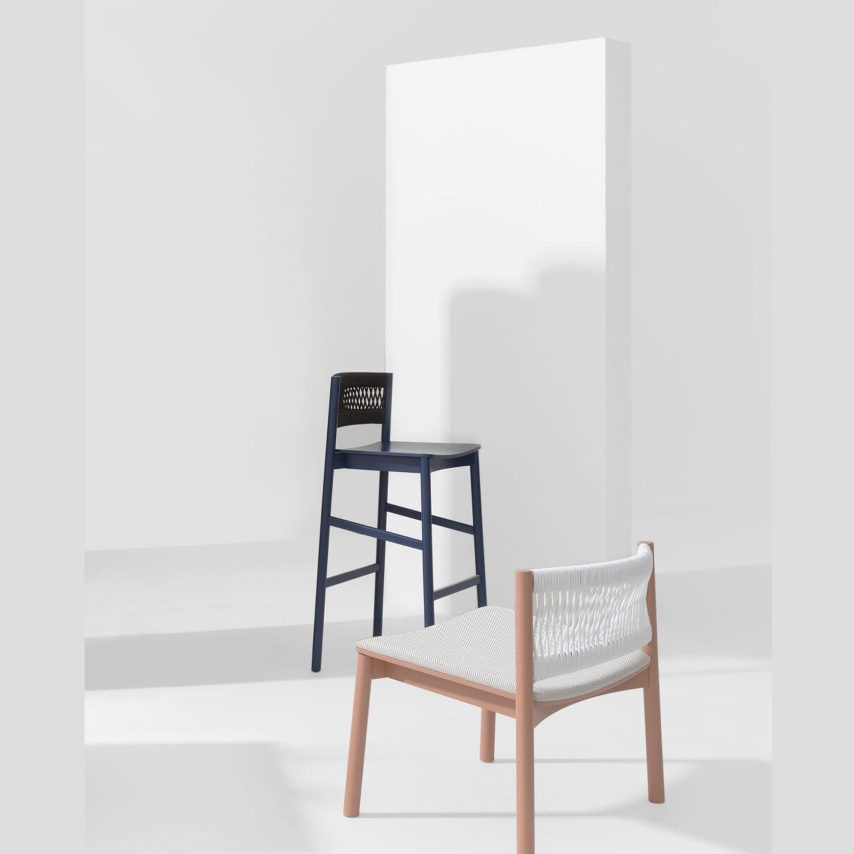 Load Lounge Chair gallery detail image