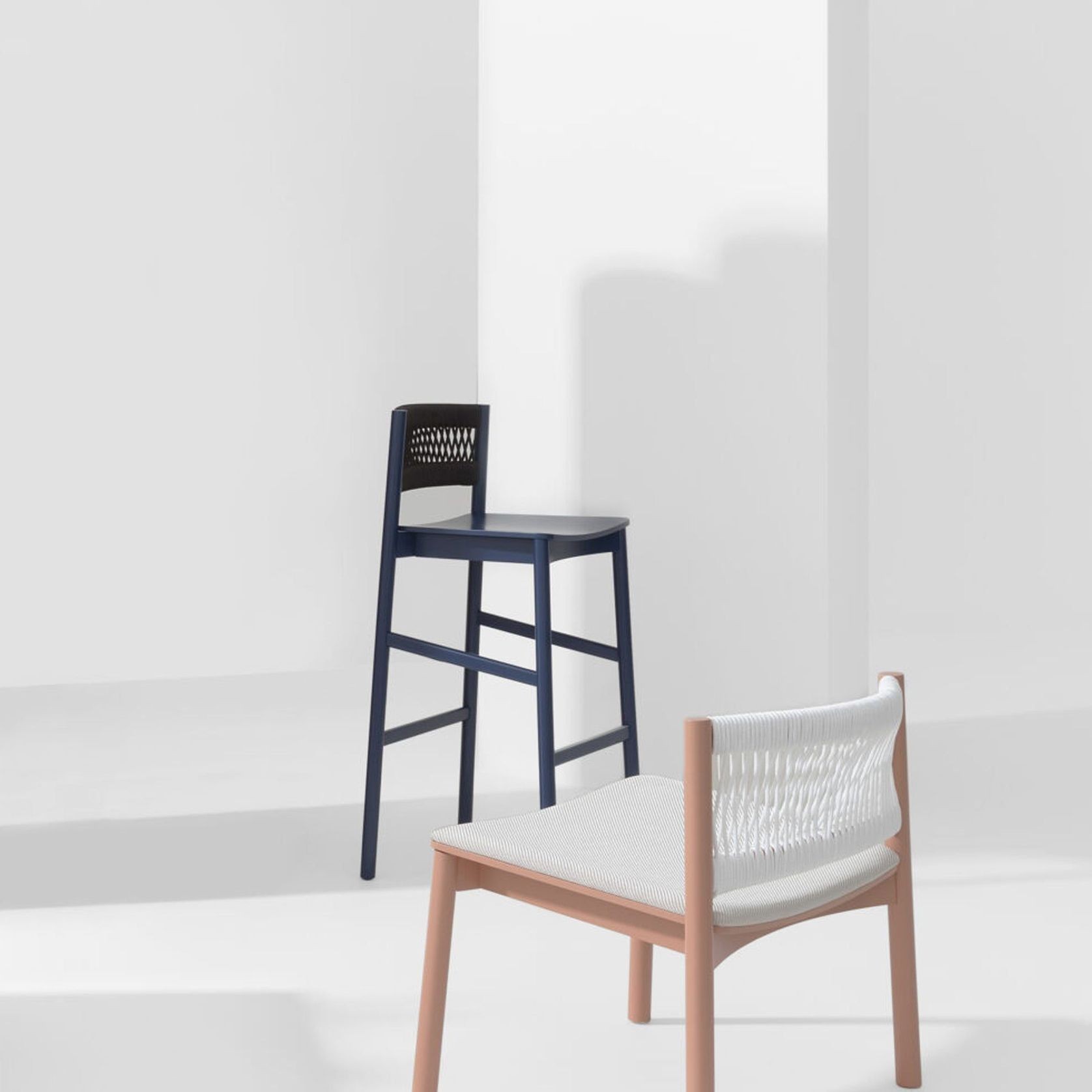 Load Chair gallery detail image