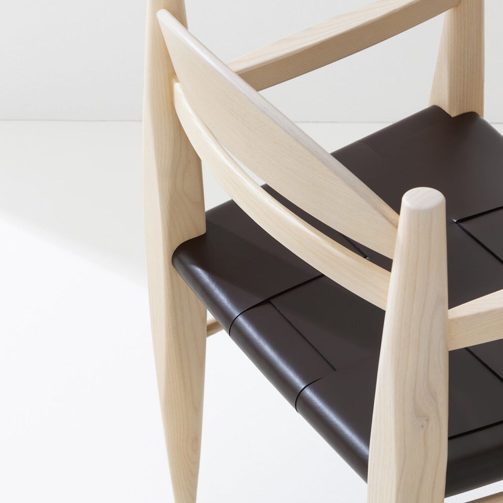 Vincent V.G. Armchair gallery detail image