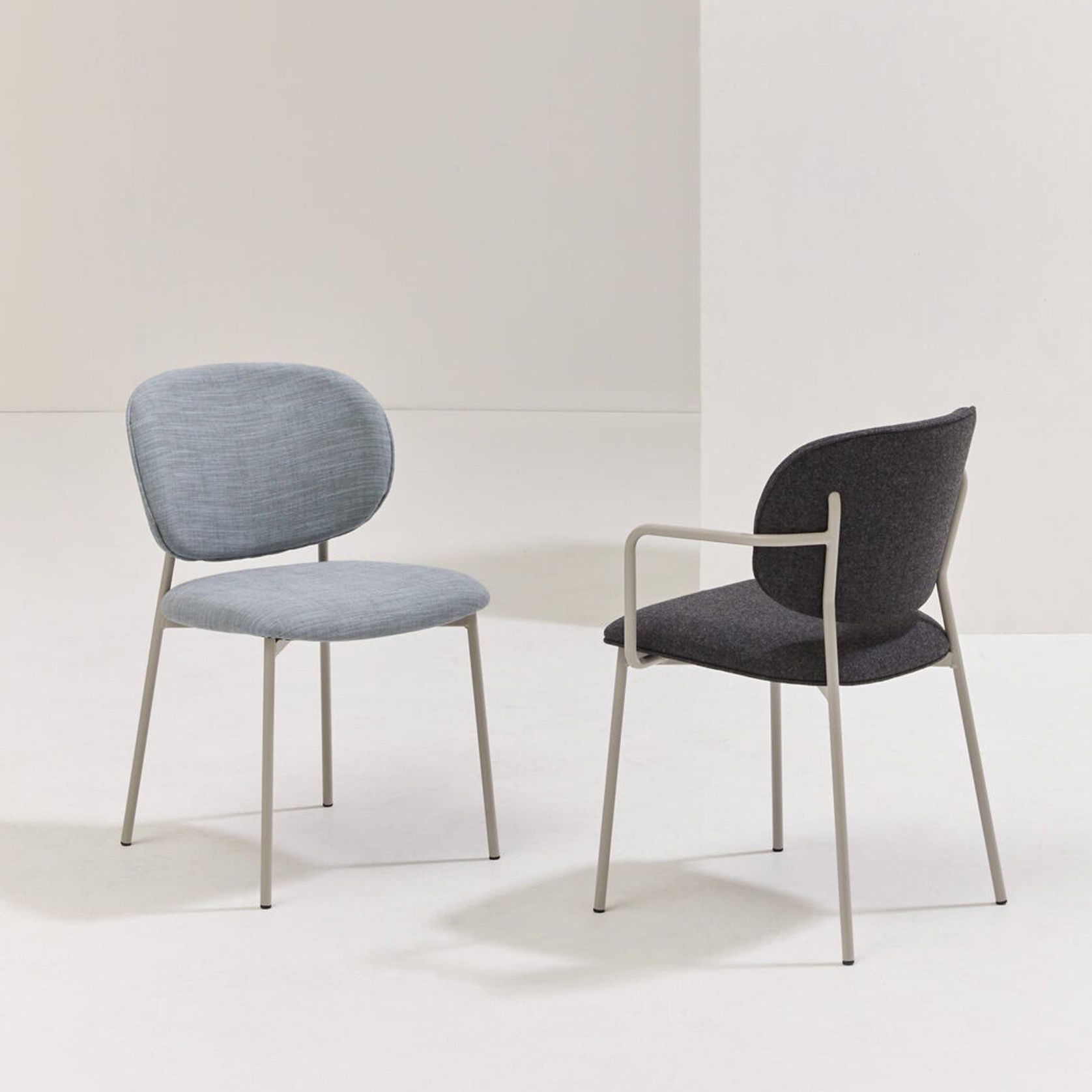 Wround Chair with Arms gallery detail image