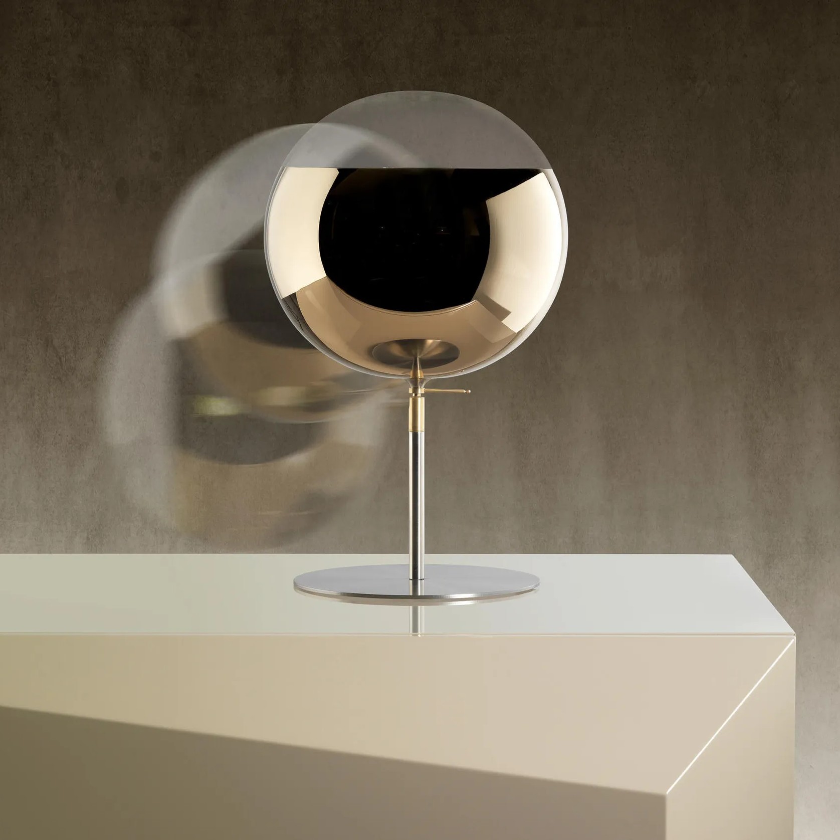 Bulles XL Moveable Lamp gallery detail image