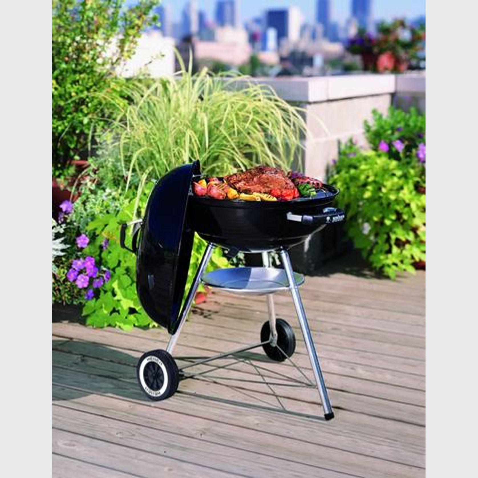 Weber 57cm Compact Kettle Black gallery detail image