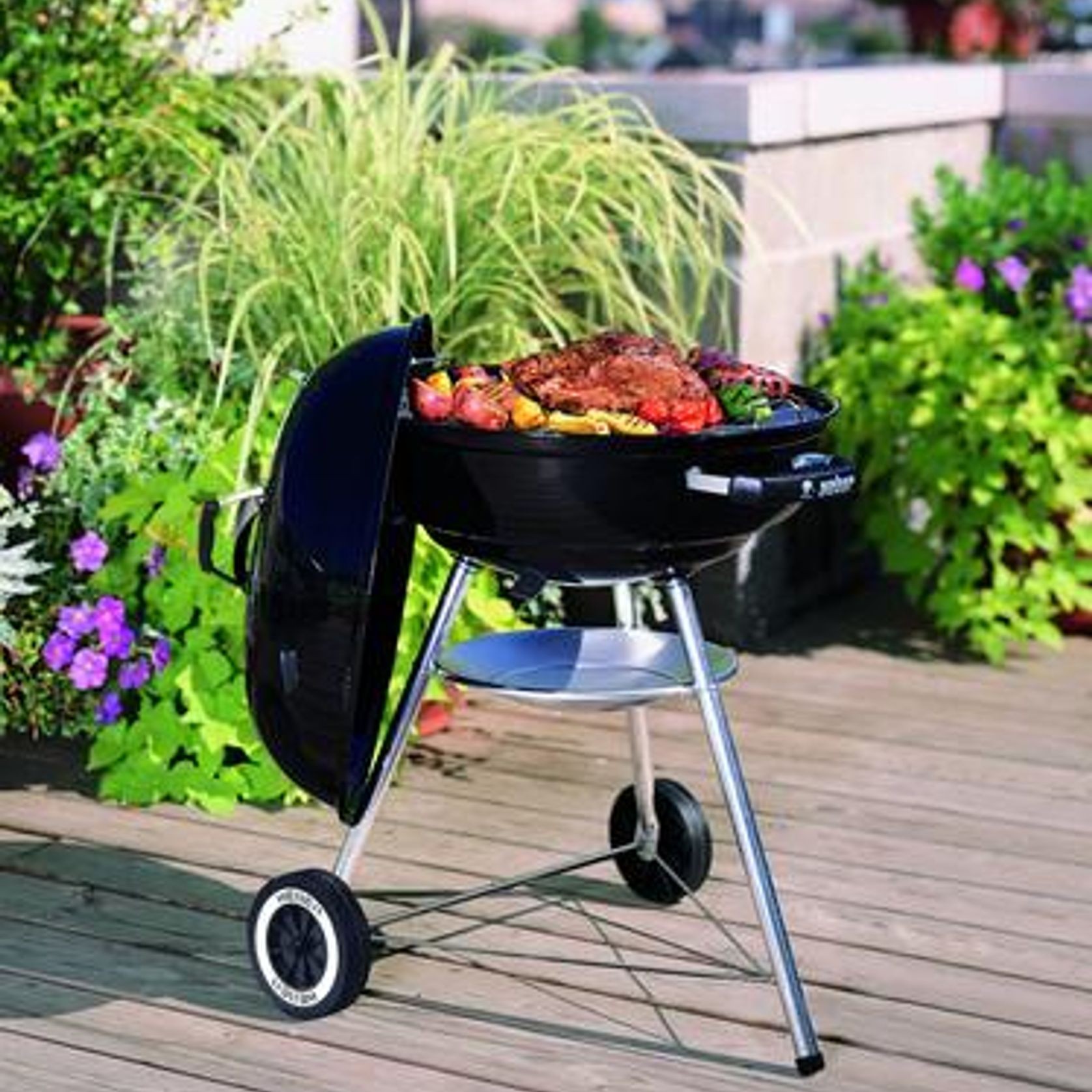 Weber 57cm Compact Kettle Black gallery detail image