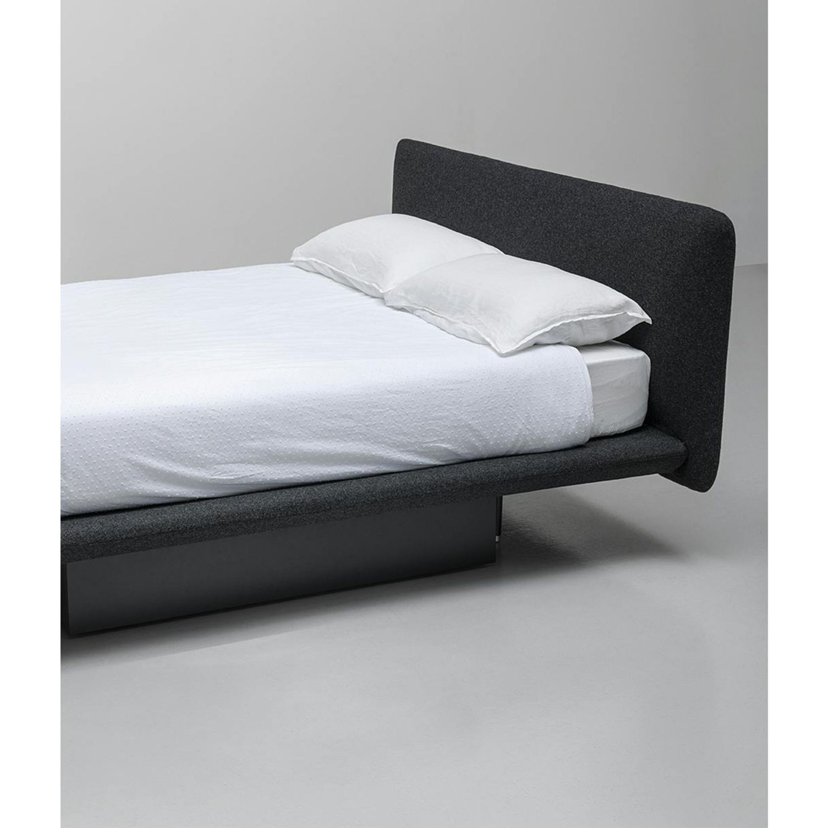 Clapis Bed gallery detail image
