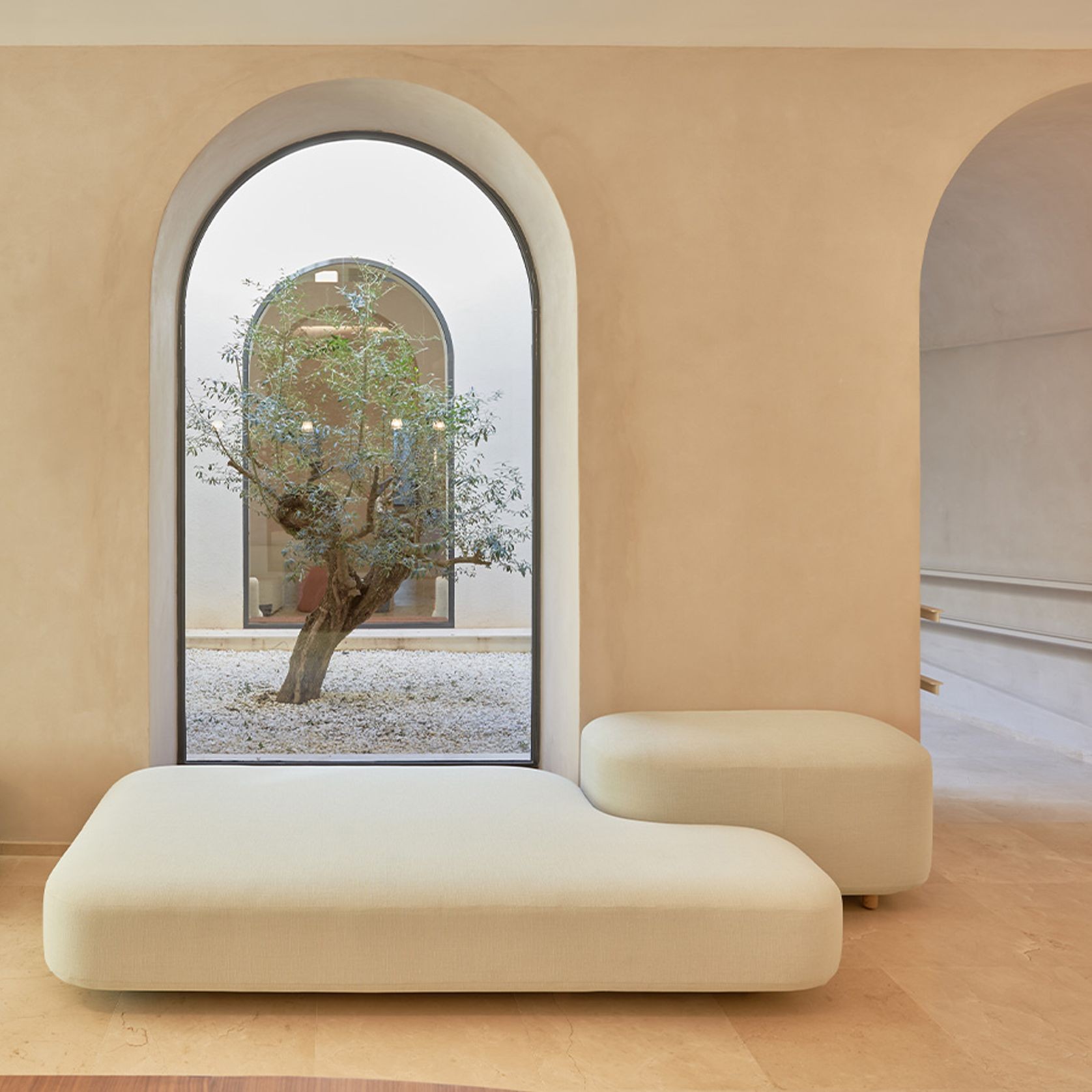 Common Bench gallery detail image
