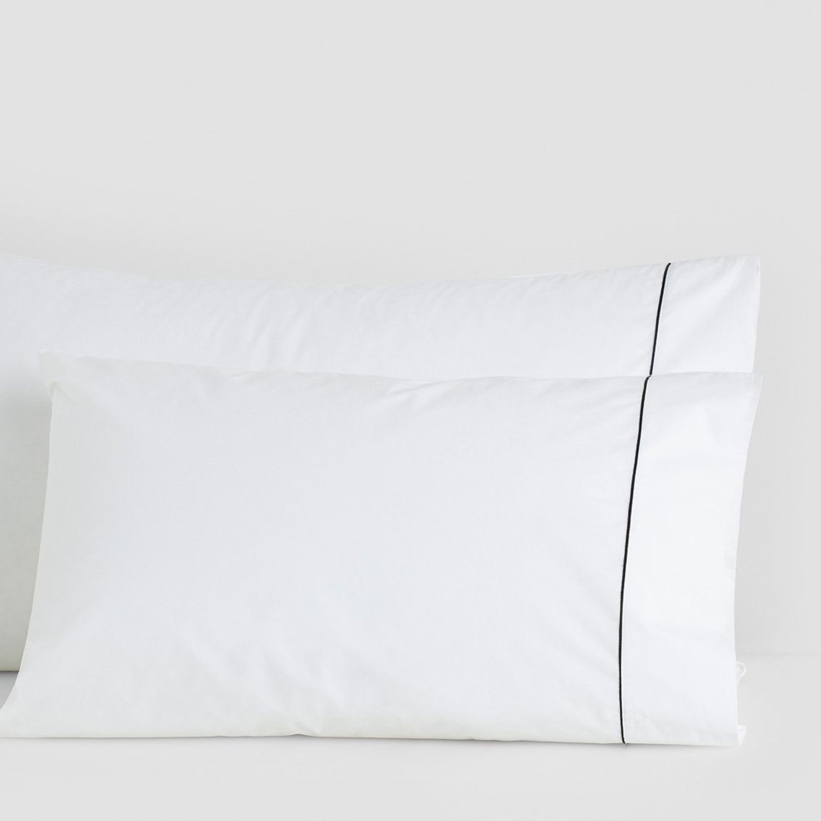 Cotton Percale Pillow Cases with Piping gallery detail image