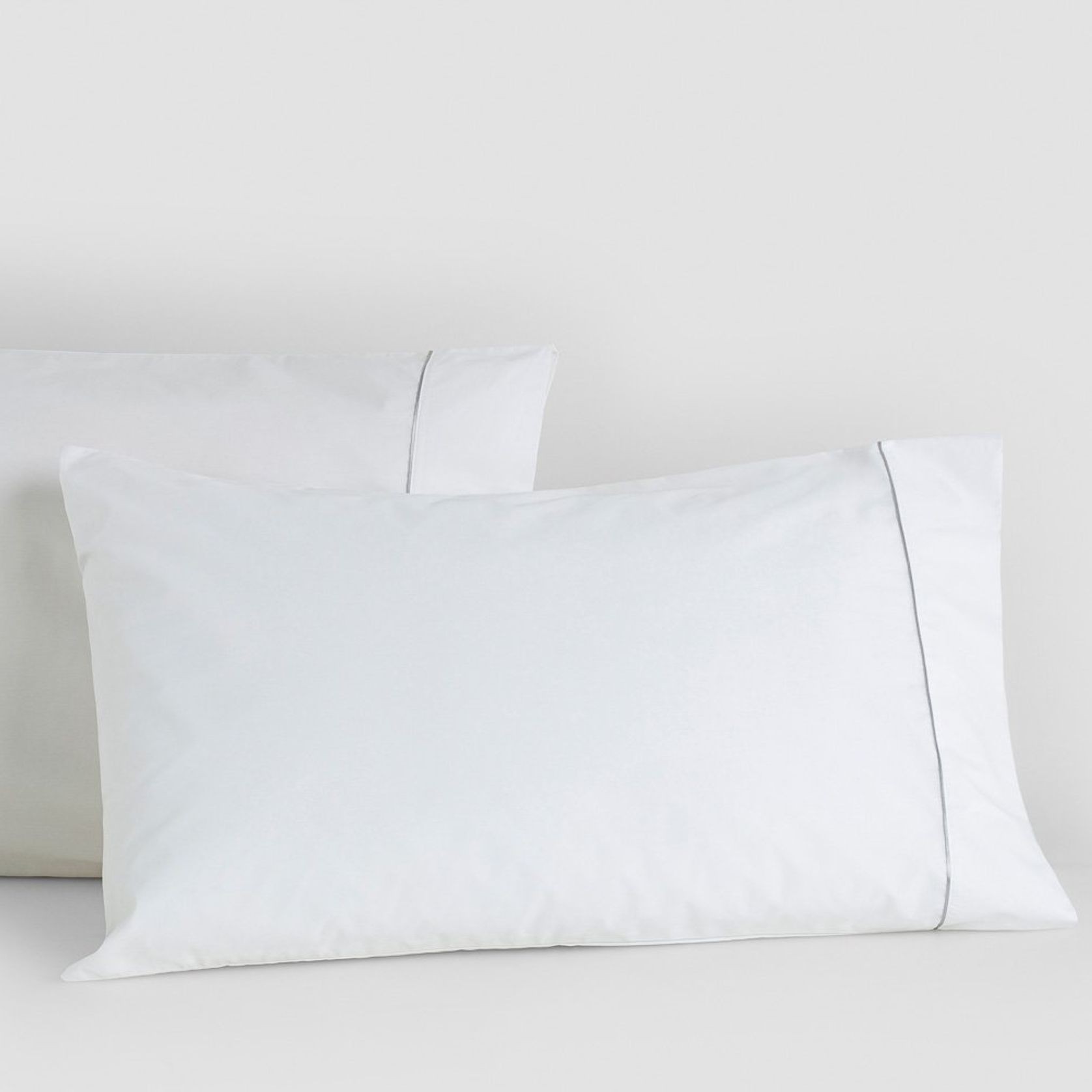 Cotton Percale Pillow Cases with Piping gallery detail image