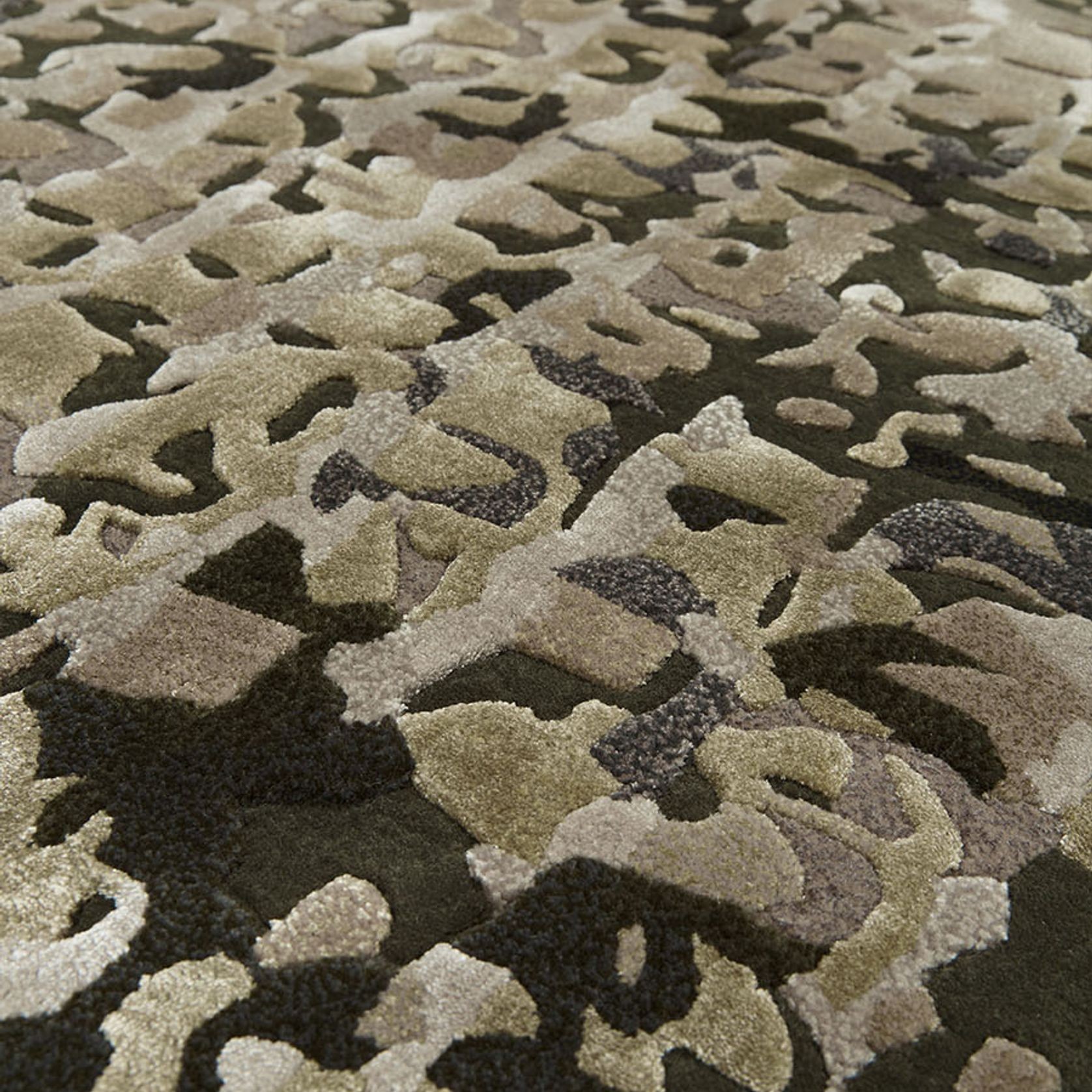 Metallic gallery detail image