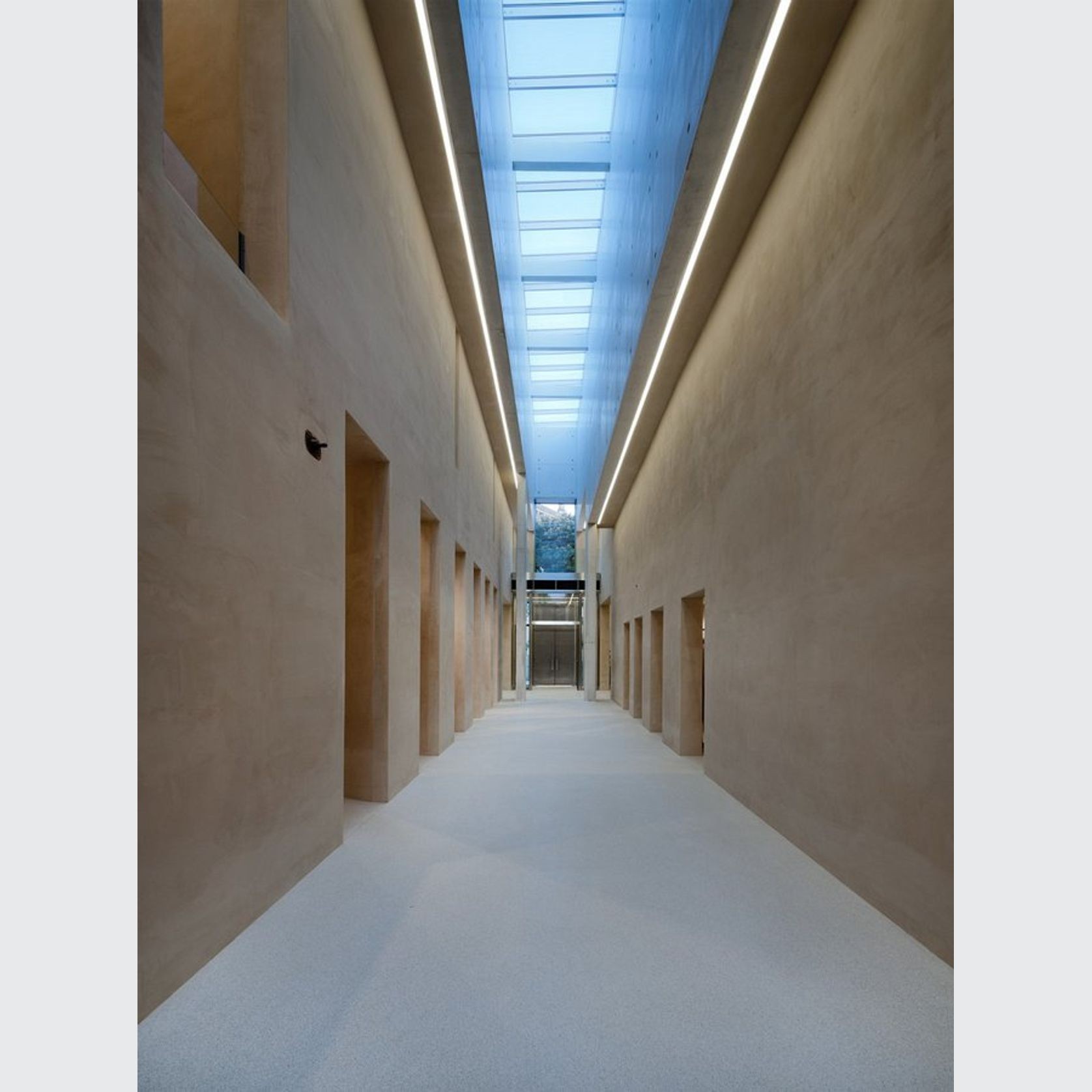 iN60 LED Fluorescent light by iGuzzini gallery detail image
