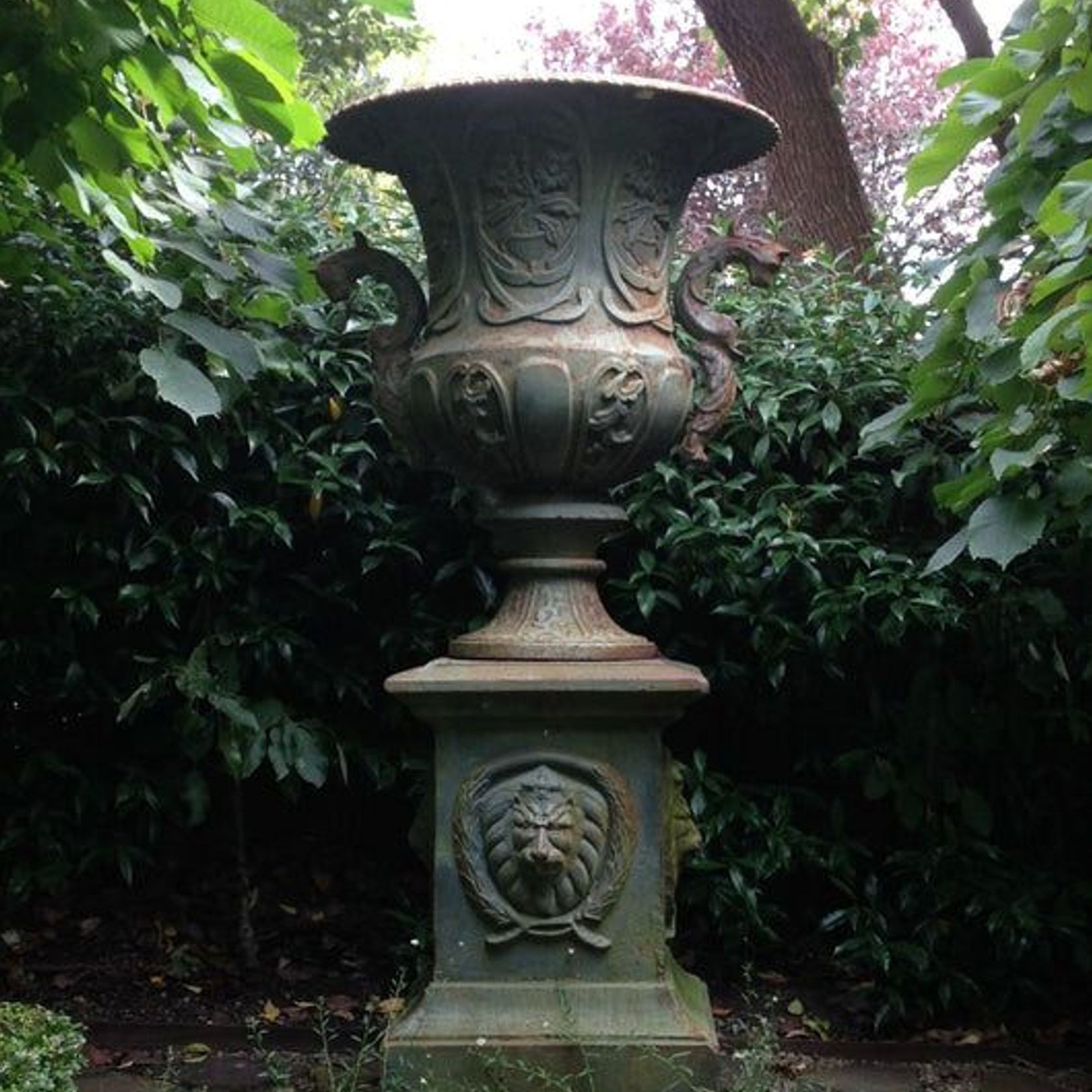Bordeaux Urn and Base Set 160cm gallery detail image