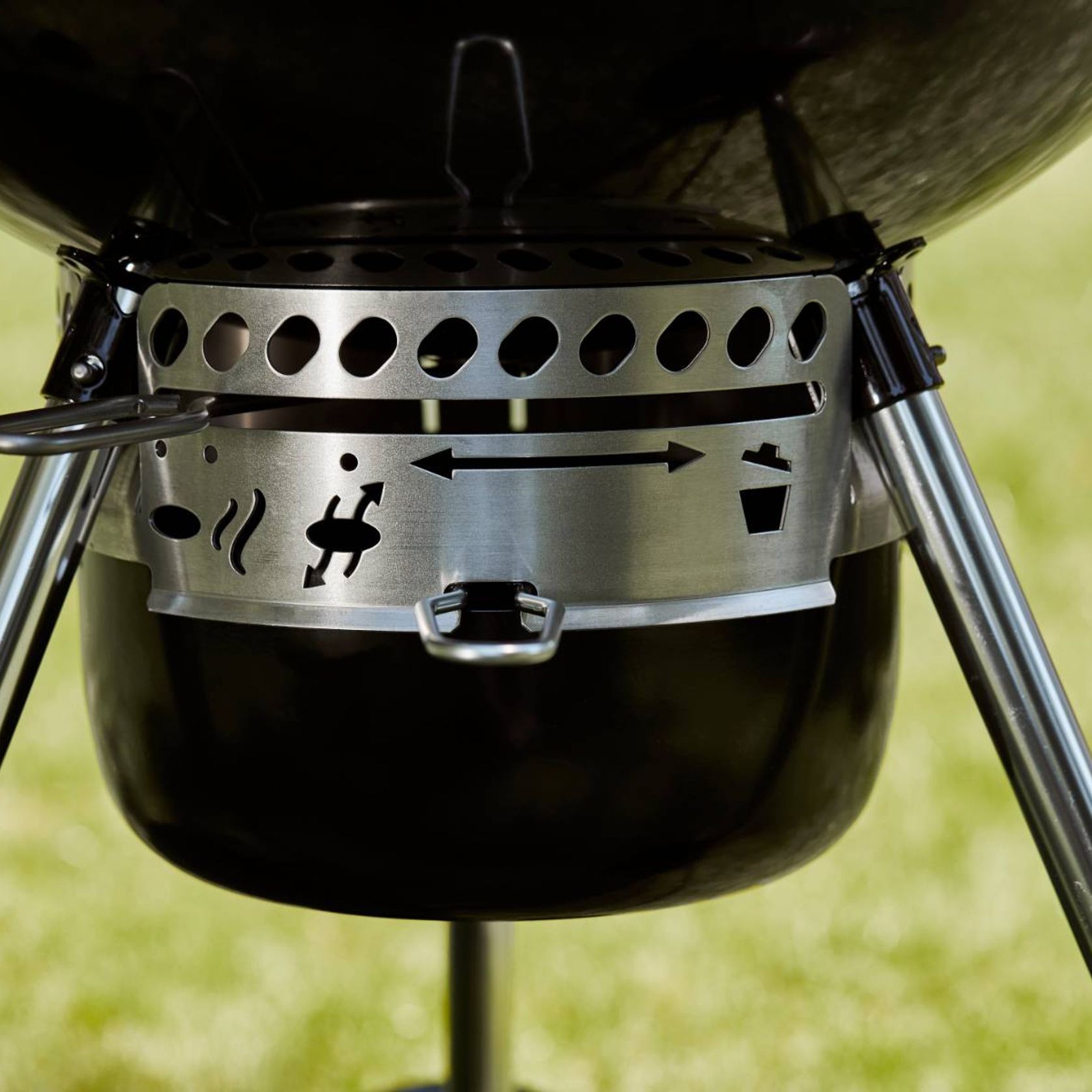 Weber 57cm Master Touch Plus Kettle gallery detail image
